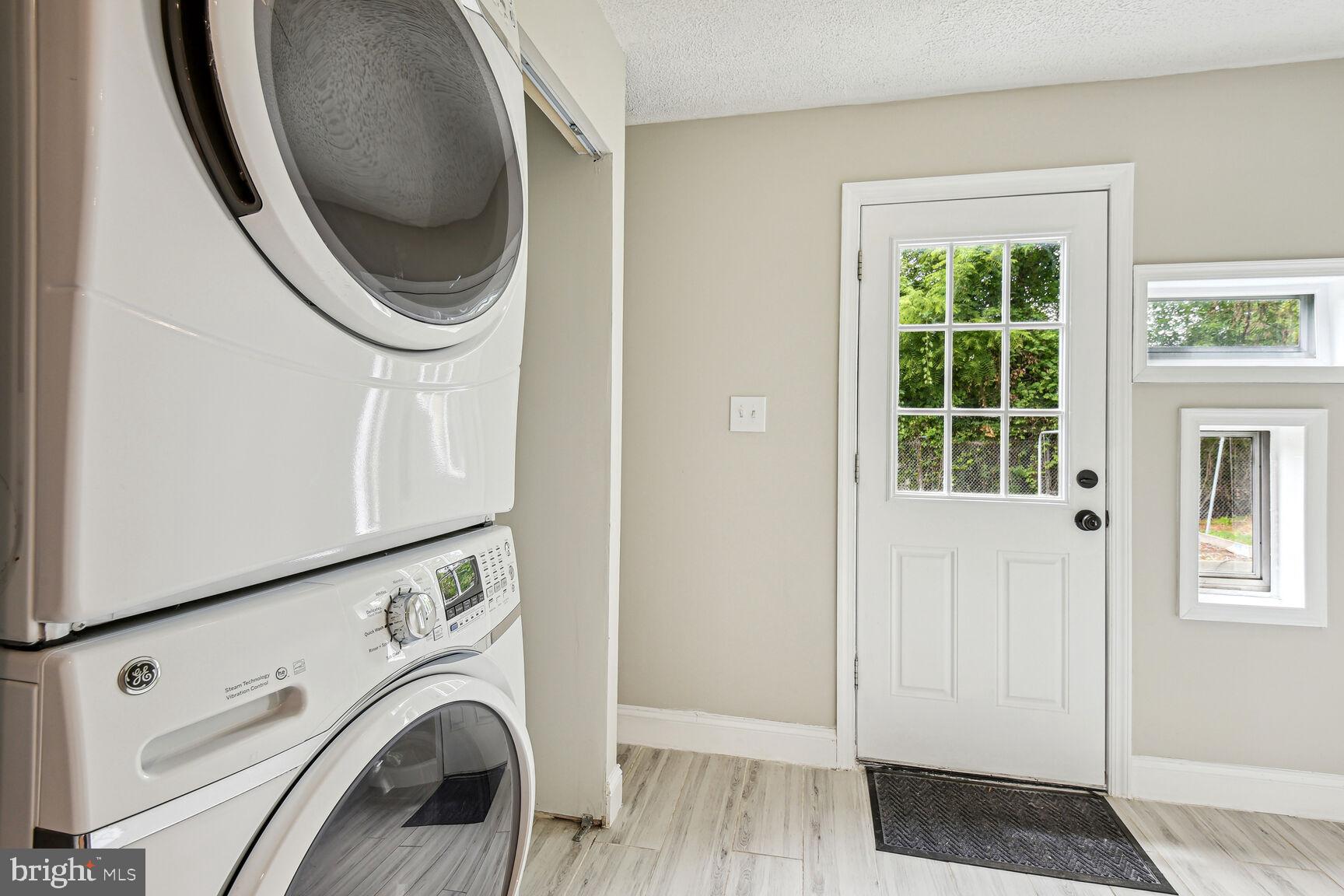 ROCKCREST - Residential Lease