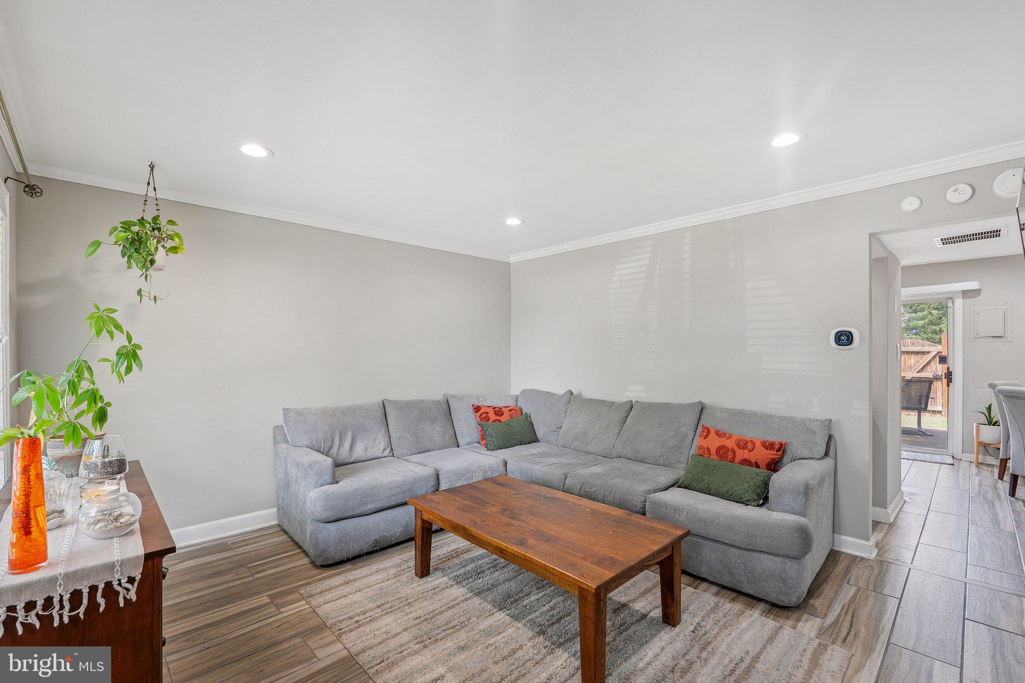REFLECTION LAKE - Residential Lease