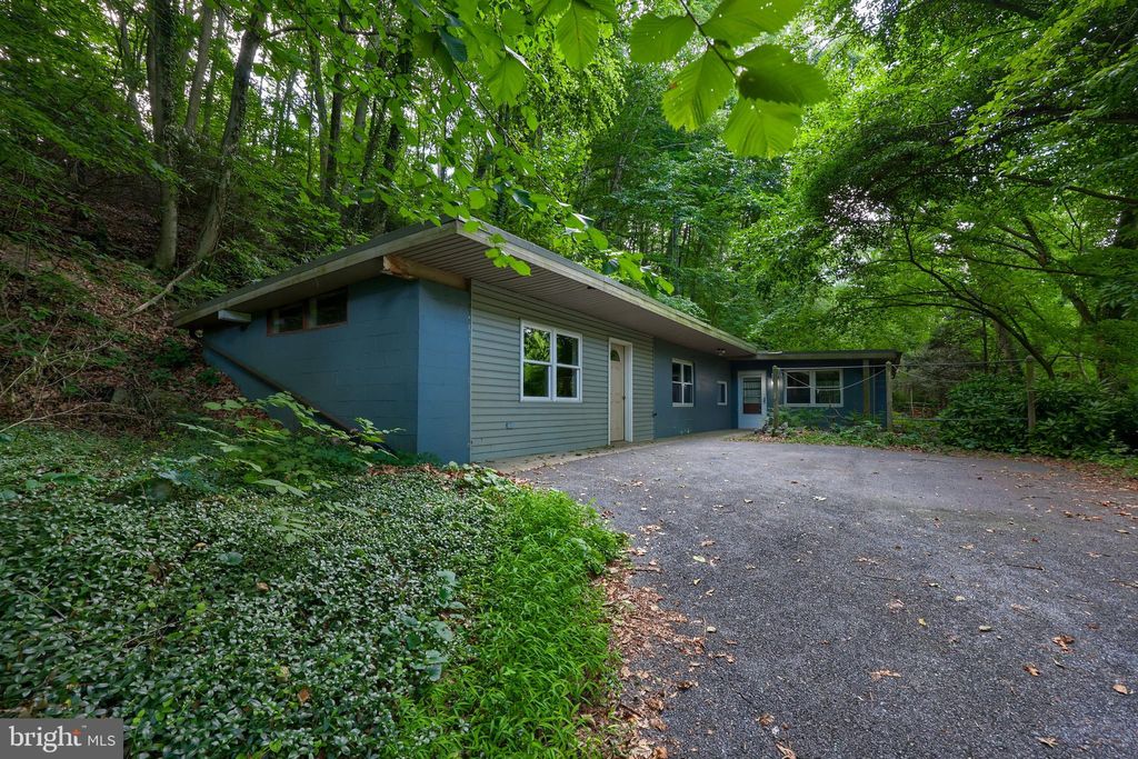 Photo of 1551 Furnace Hills Pike, Lititz, PA 17543 (MLS # PALA2053528)