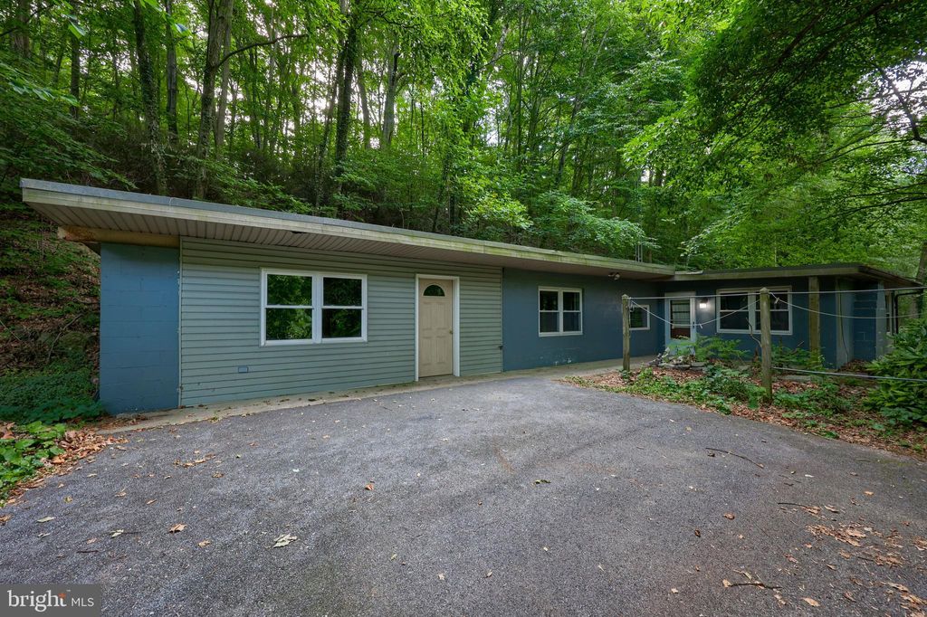 Photo of 1551 Furnace Hills Pike, Lititz, PA 17543 (MLS # PALA2053528)