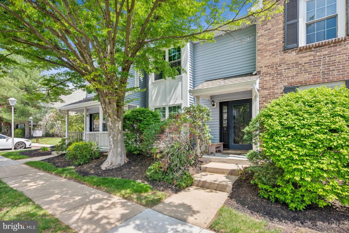 2 WASHINGTON COURT