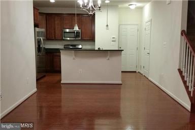 DULLES PARKWAY - Residential Lease