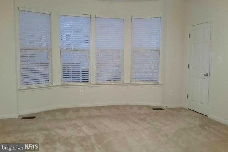 DULLES PARKWAY - Residential Lease