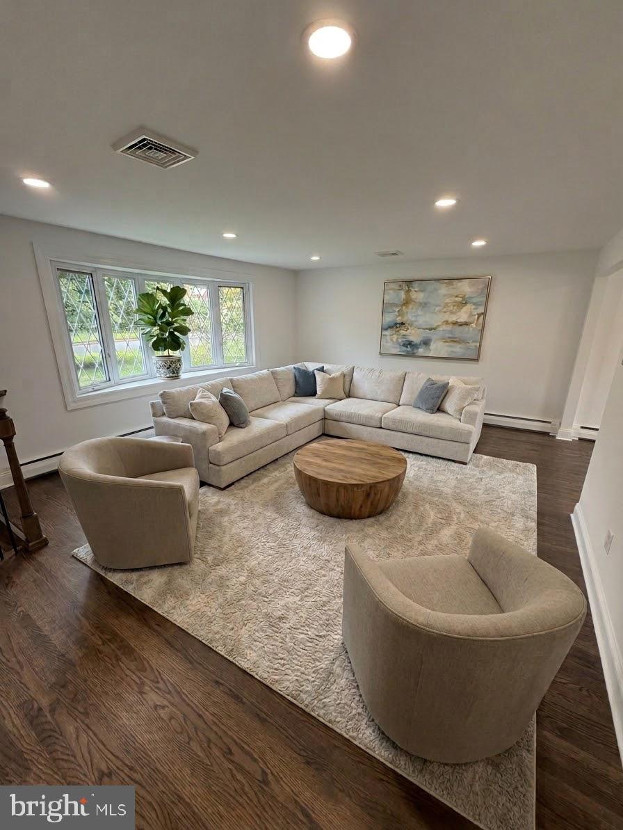 698 BEVERLY ROAD