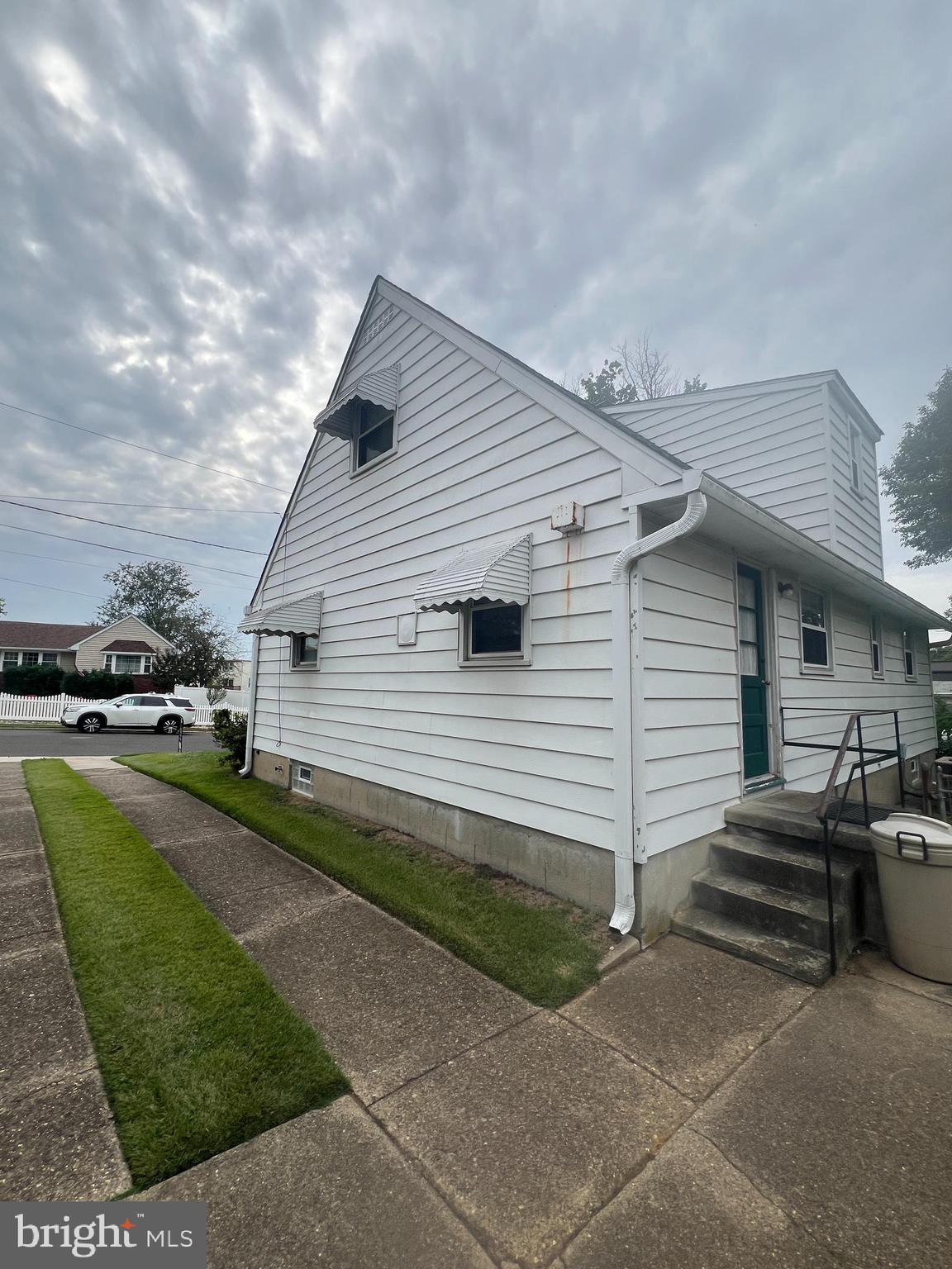 301 MURRAY AVENUE