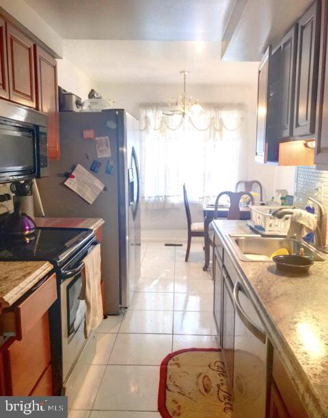 HILLCREST TOWNE - Residential