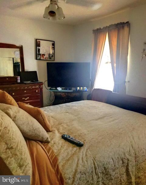 HILLCREST TOWNE - Residential