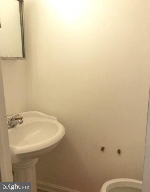 HILLCREST TOWNE - Residential