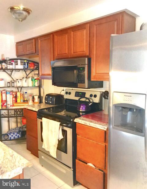 HILLCREST TOWNE - Residential