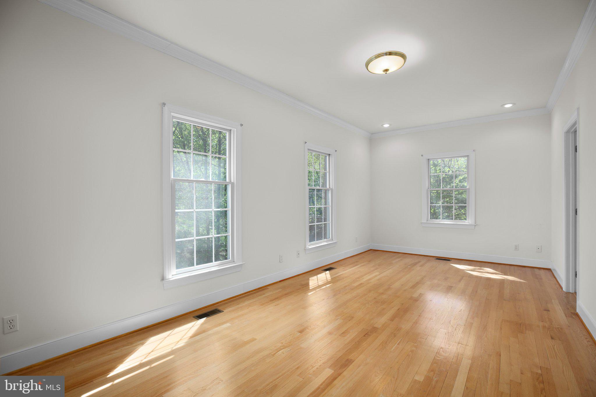 HUNTINGTON HILLS - Residential