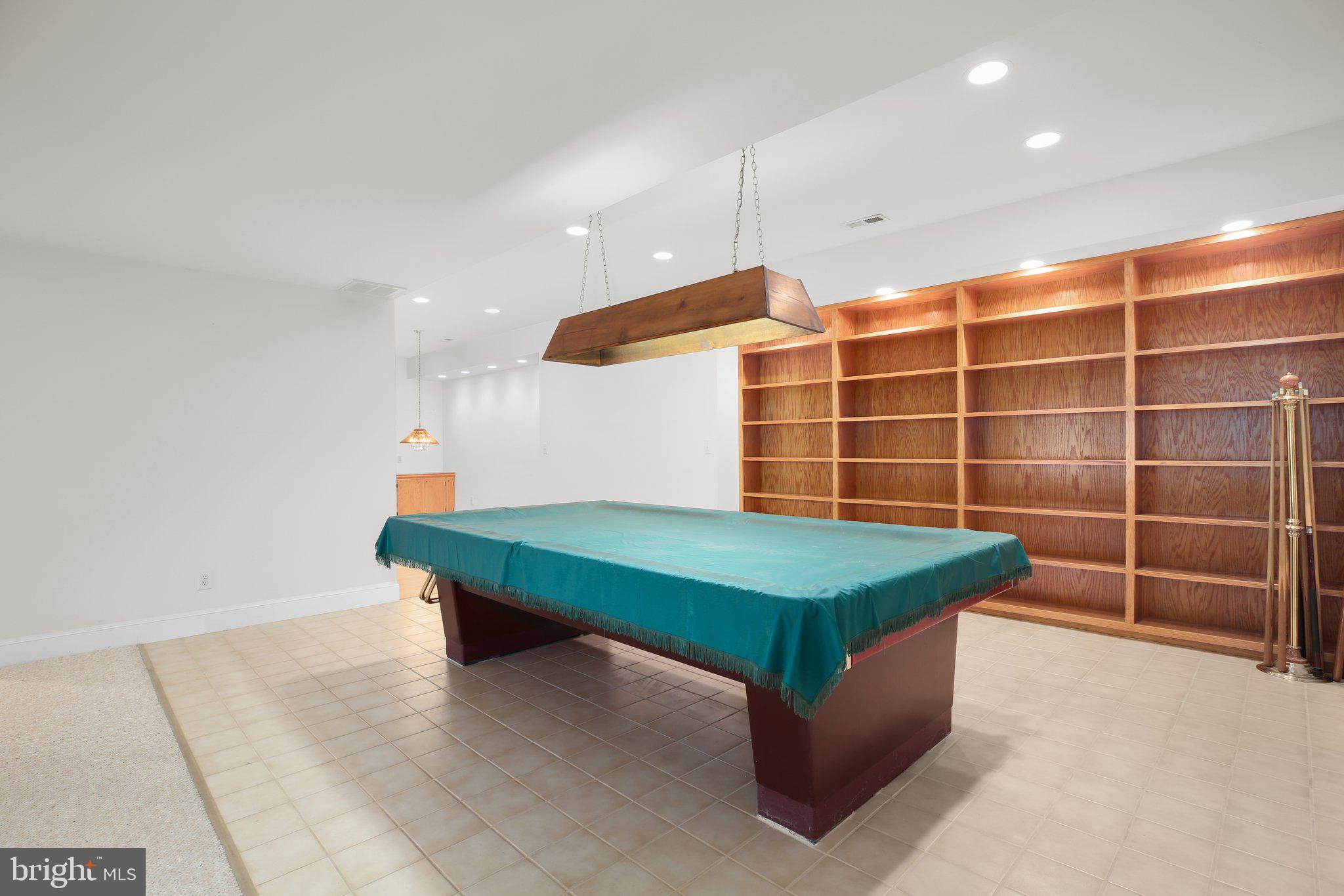 HUNTINGTON HILLS - Residential