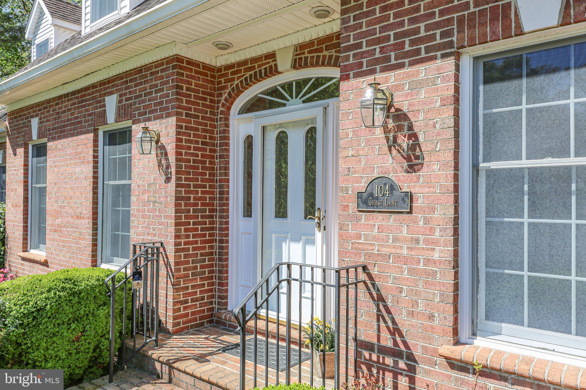 HUNTINGTON HILLS - Residential