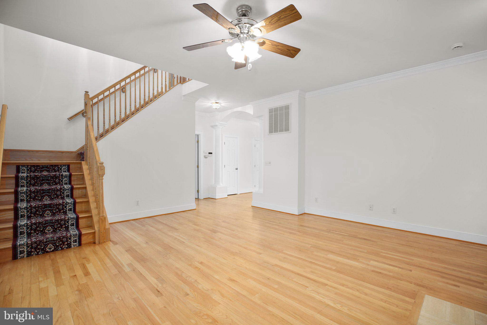 HUNTINGTON HILLS - Residential