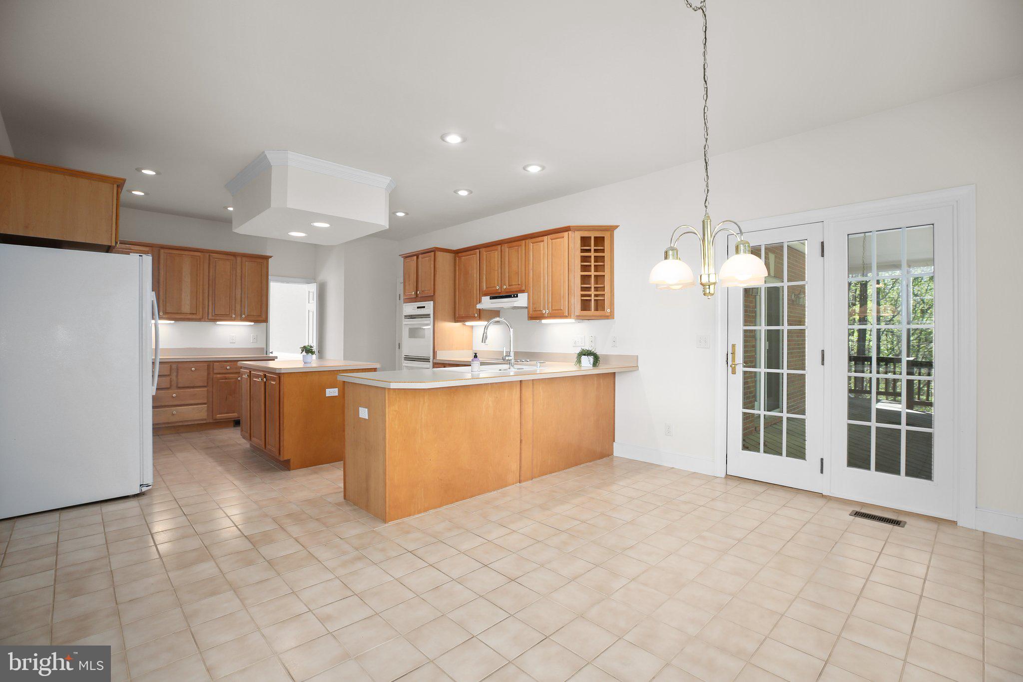 HUNTINGTON HILLS - Residential