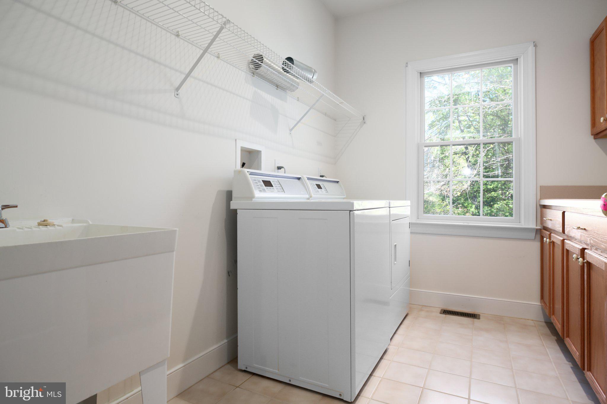 HUNTINGTON HILLS - Residential