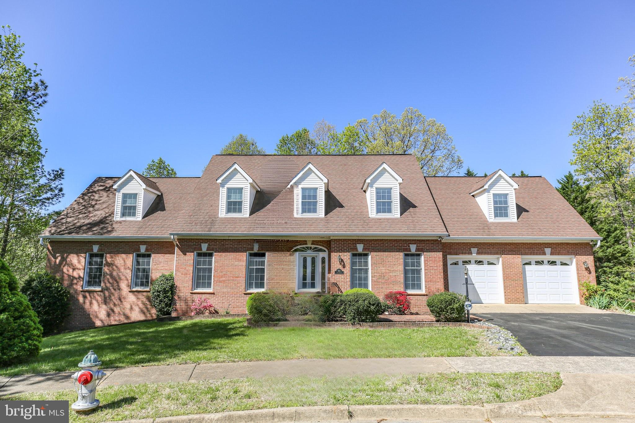 HUNTINGTON HILLS - Residential