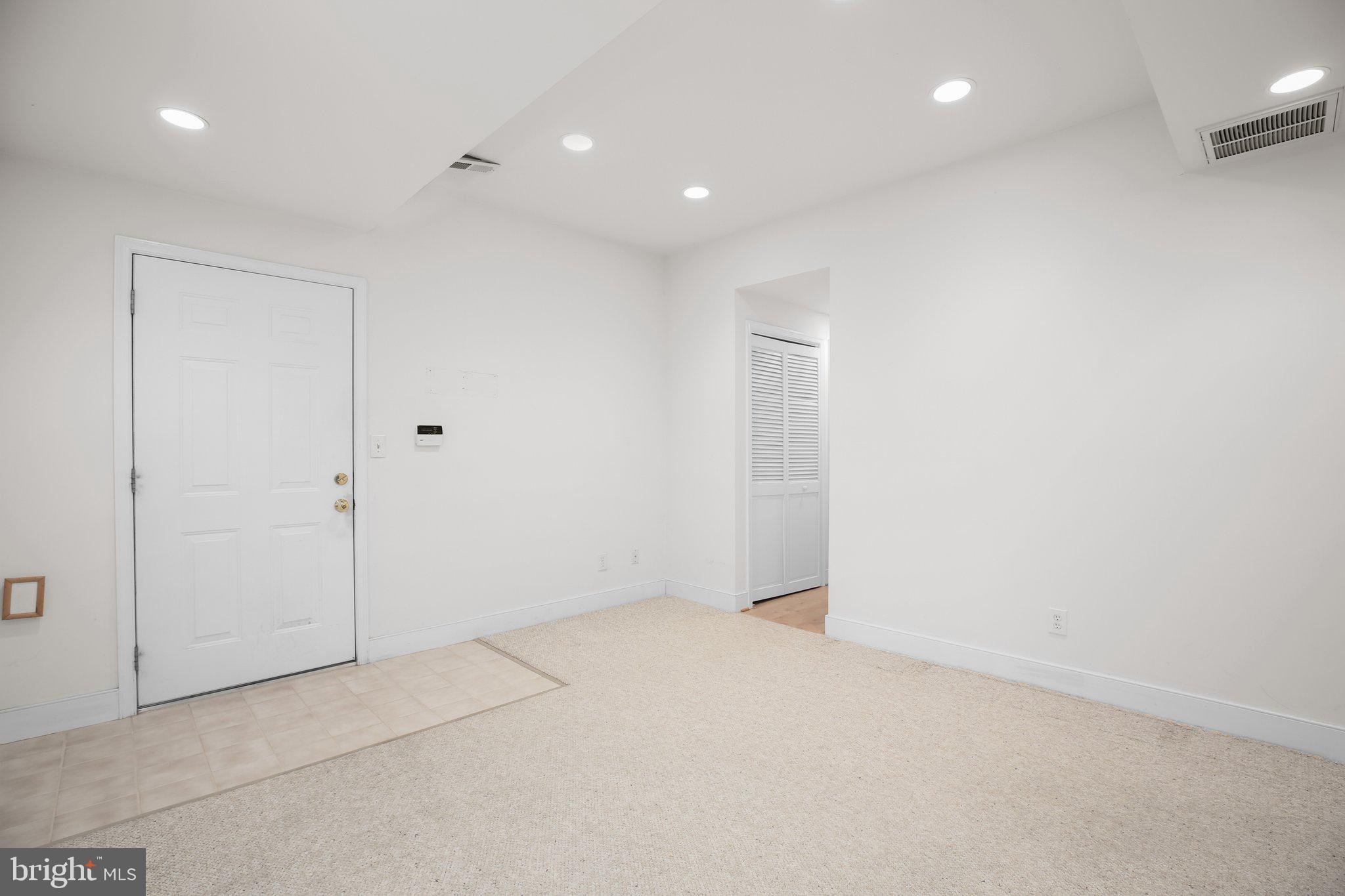 HUNTINGTON HILLS - Residential