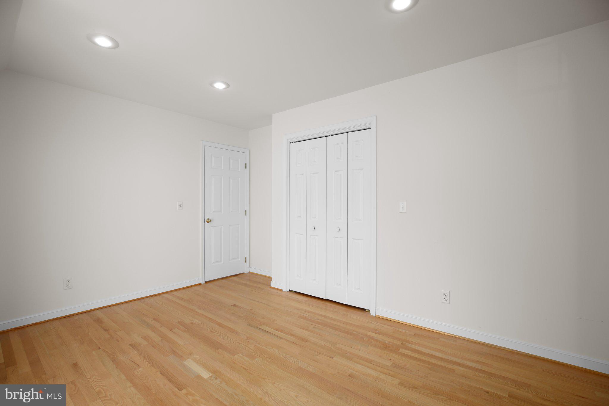 HUNTINGTON HILLS - Residential