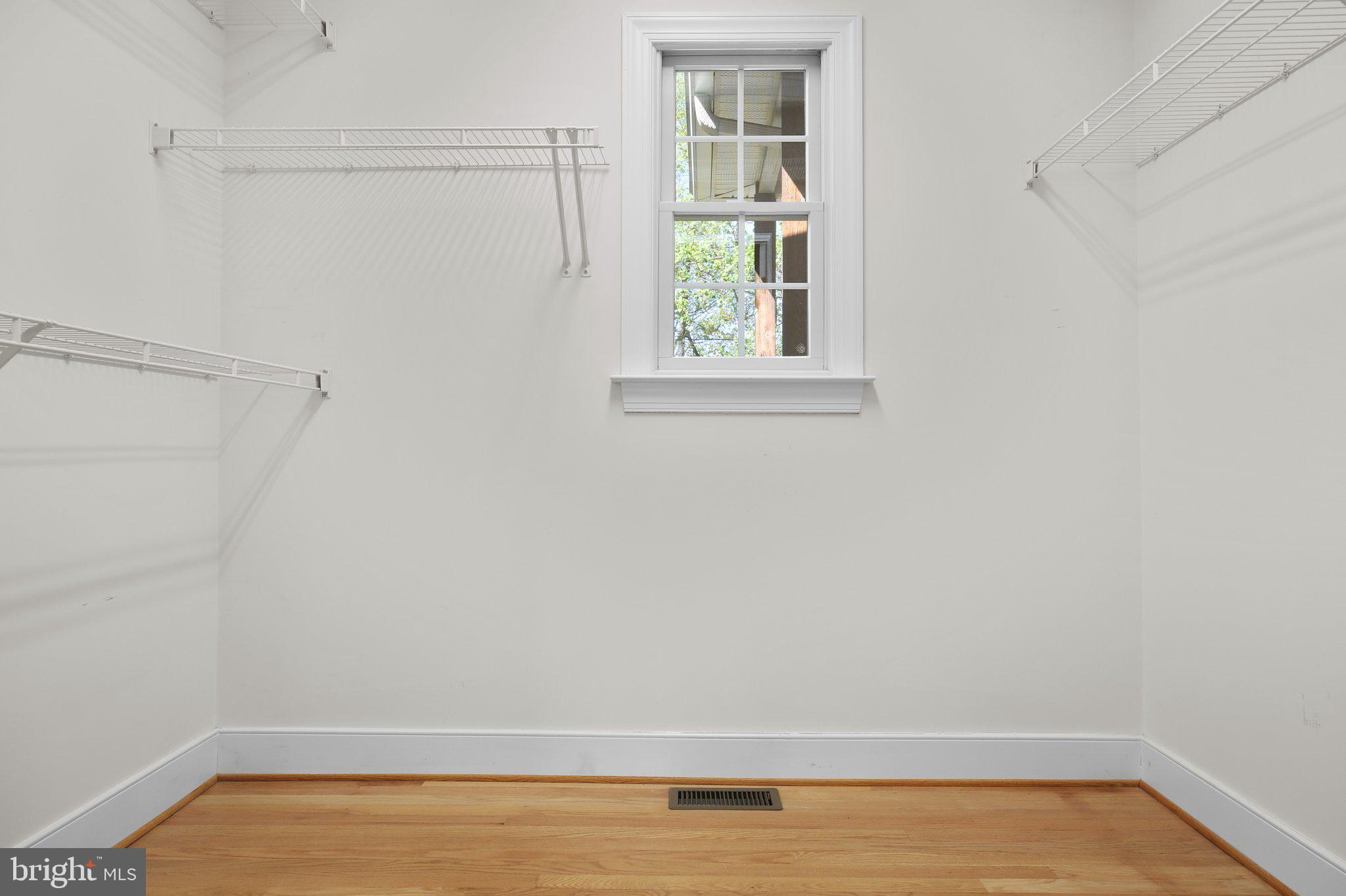 HUNTINGTON HILLS - Residential