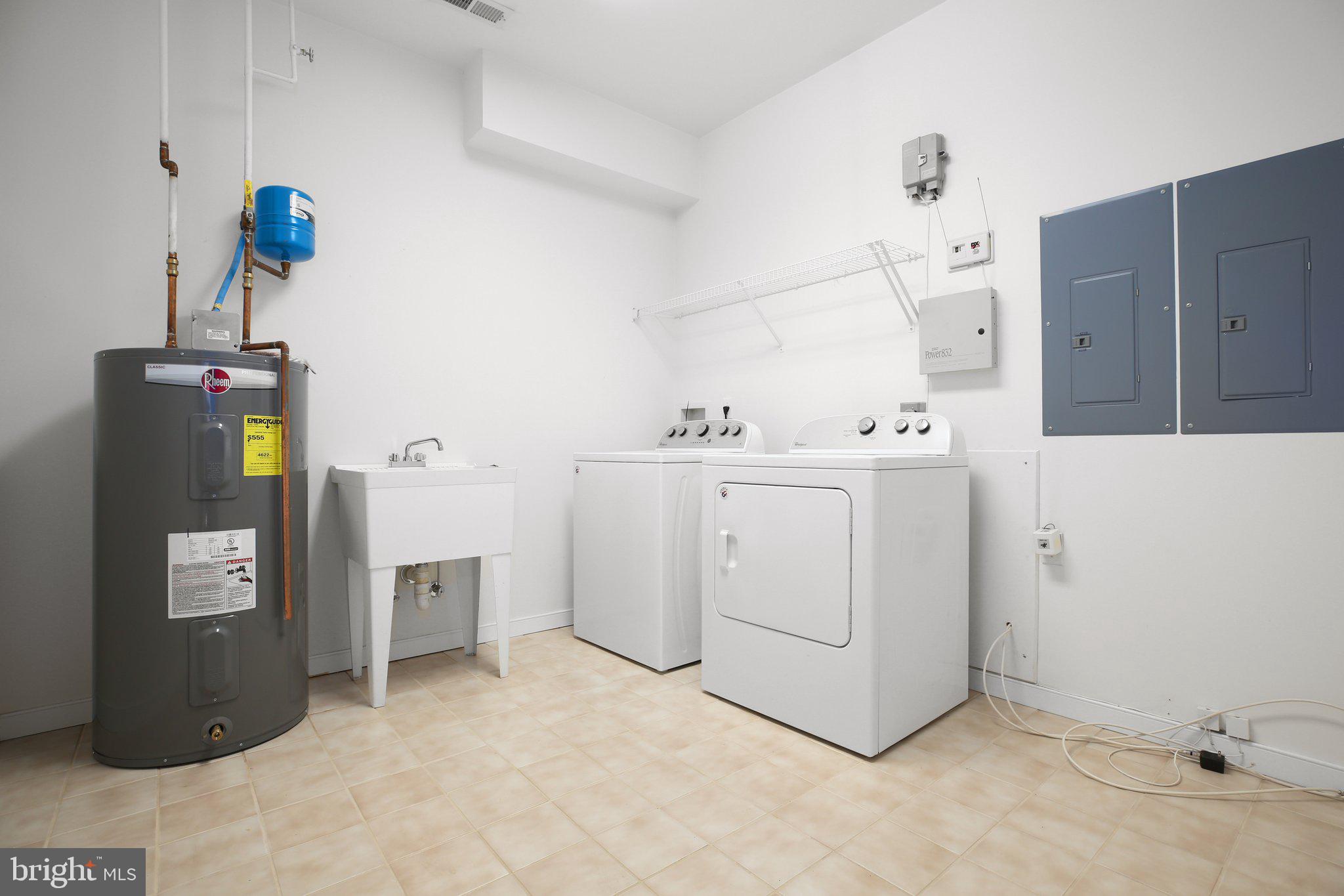 HUNTINGTON HILLS - Residential