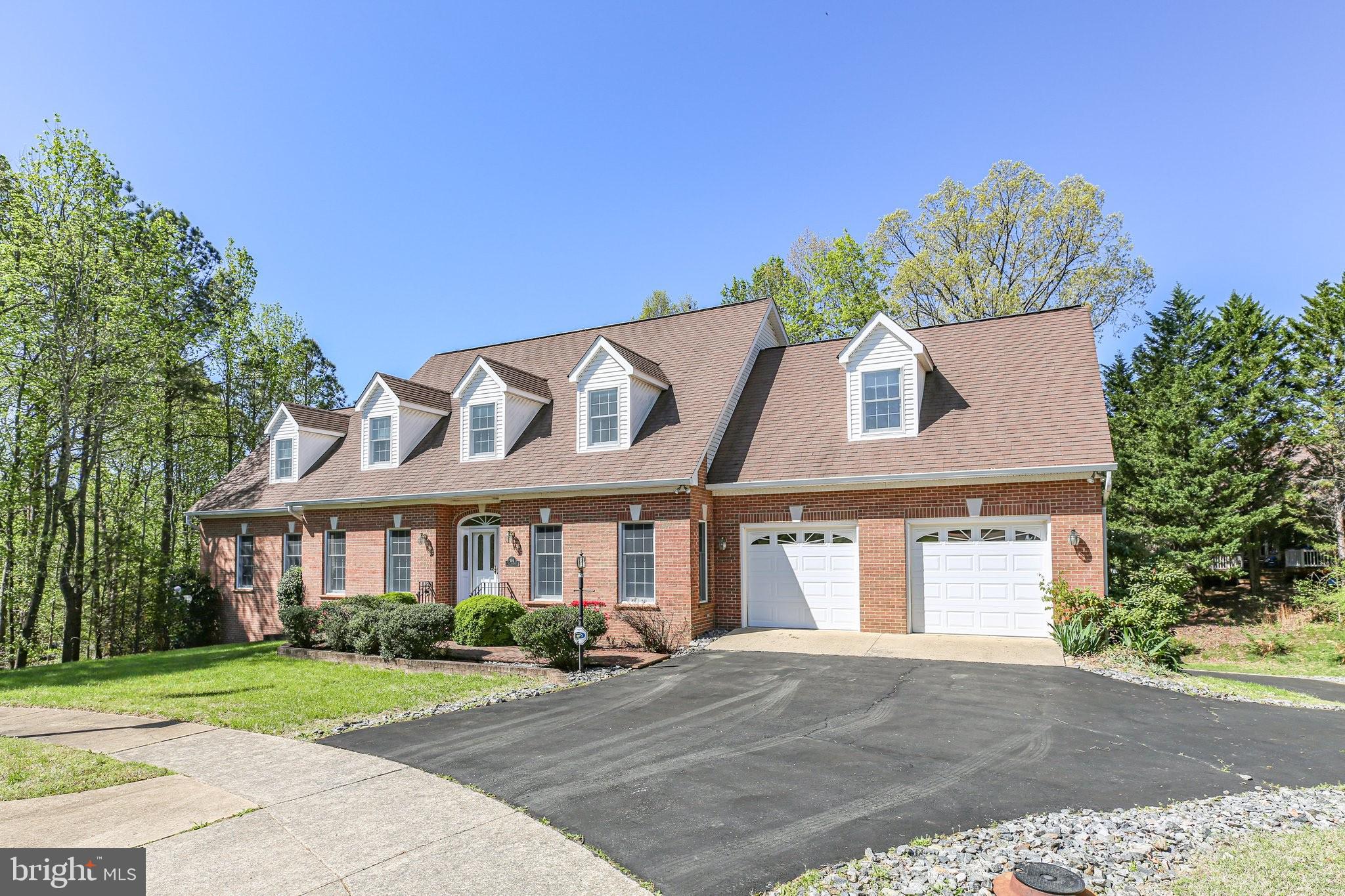 HUNTINGTON HILLS - Residential