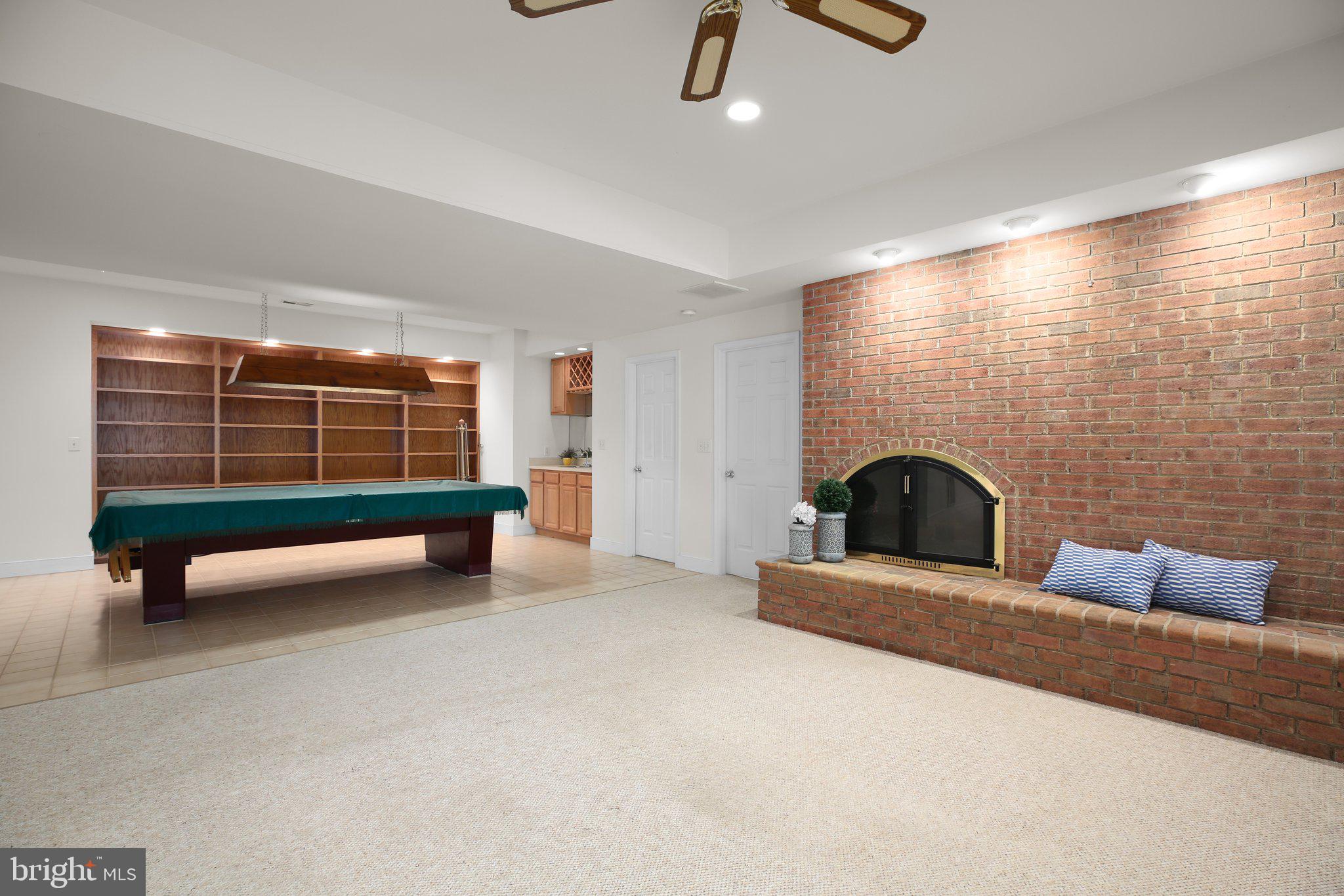 HUNTINGTON HILLS - Residential