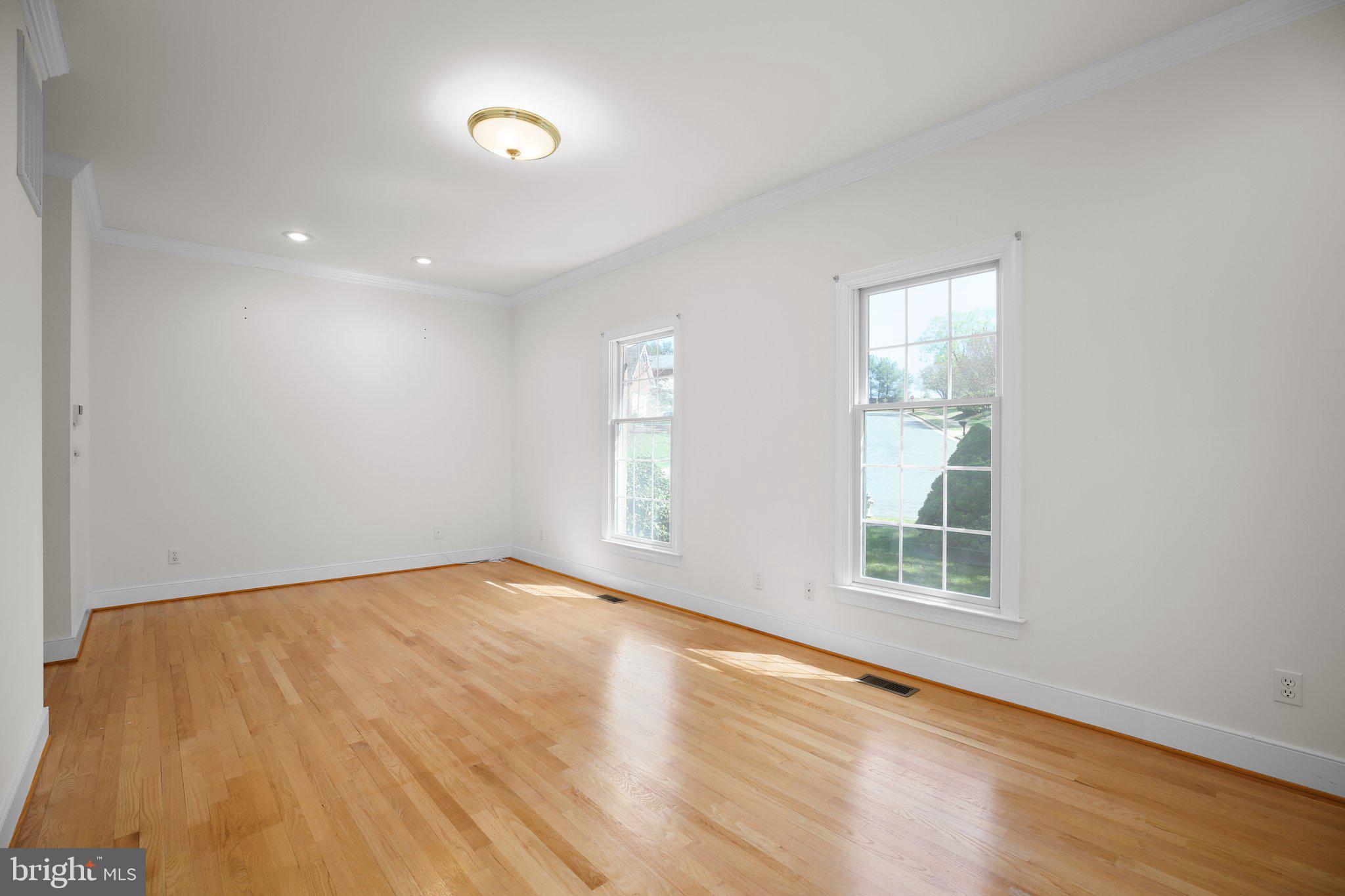 HUNTINGTON HILLS - Residential