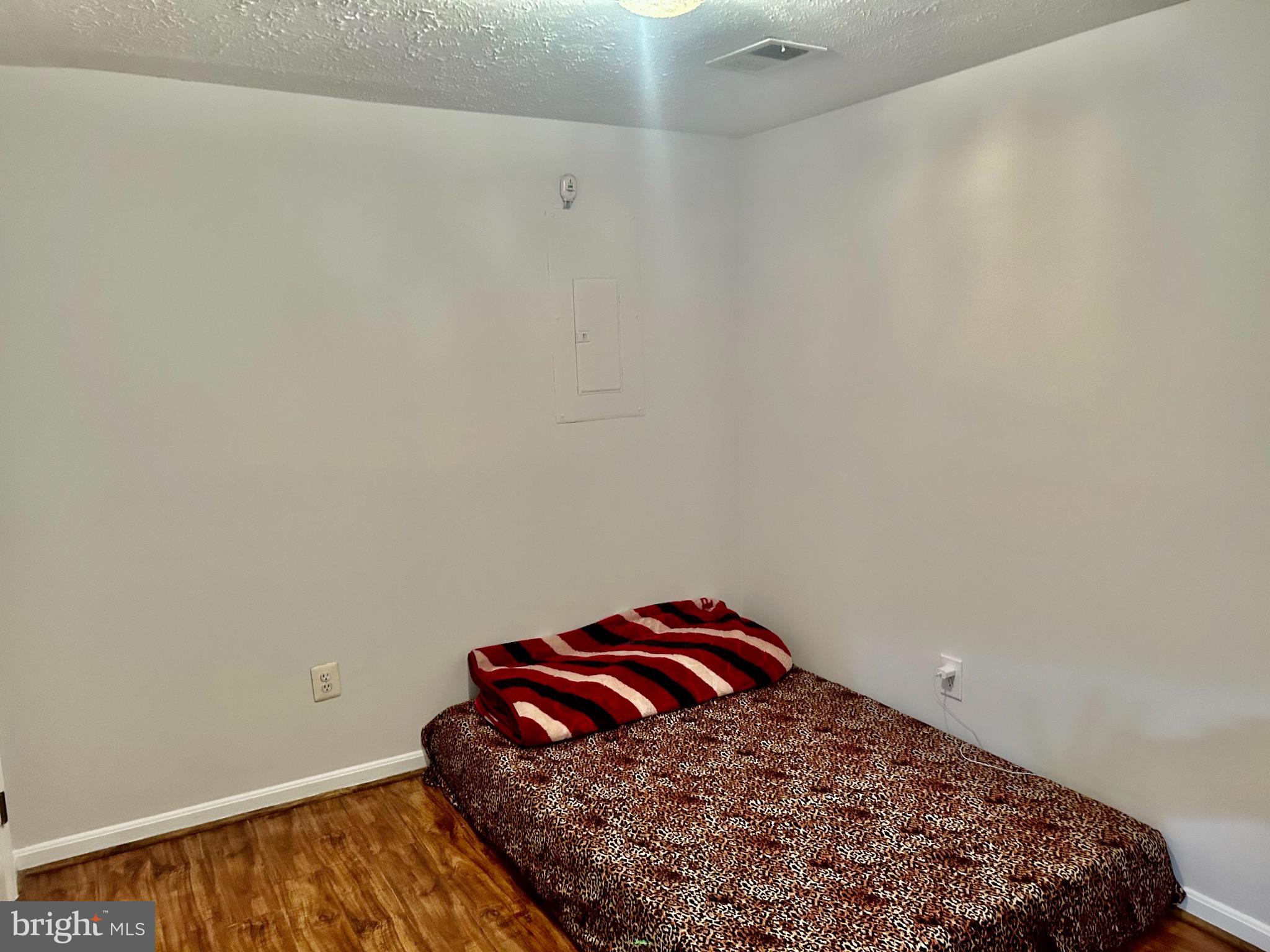 SEVEN OAKS - Residential