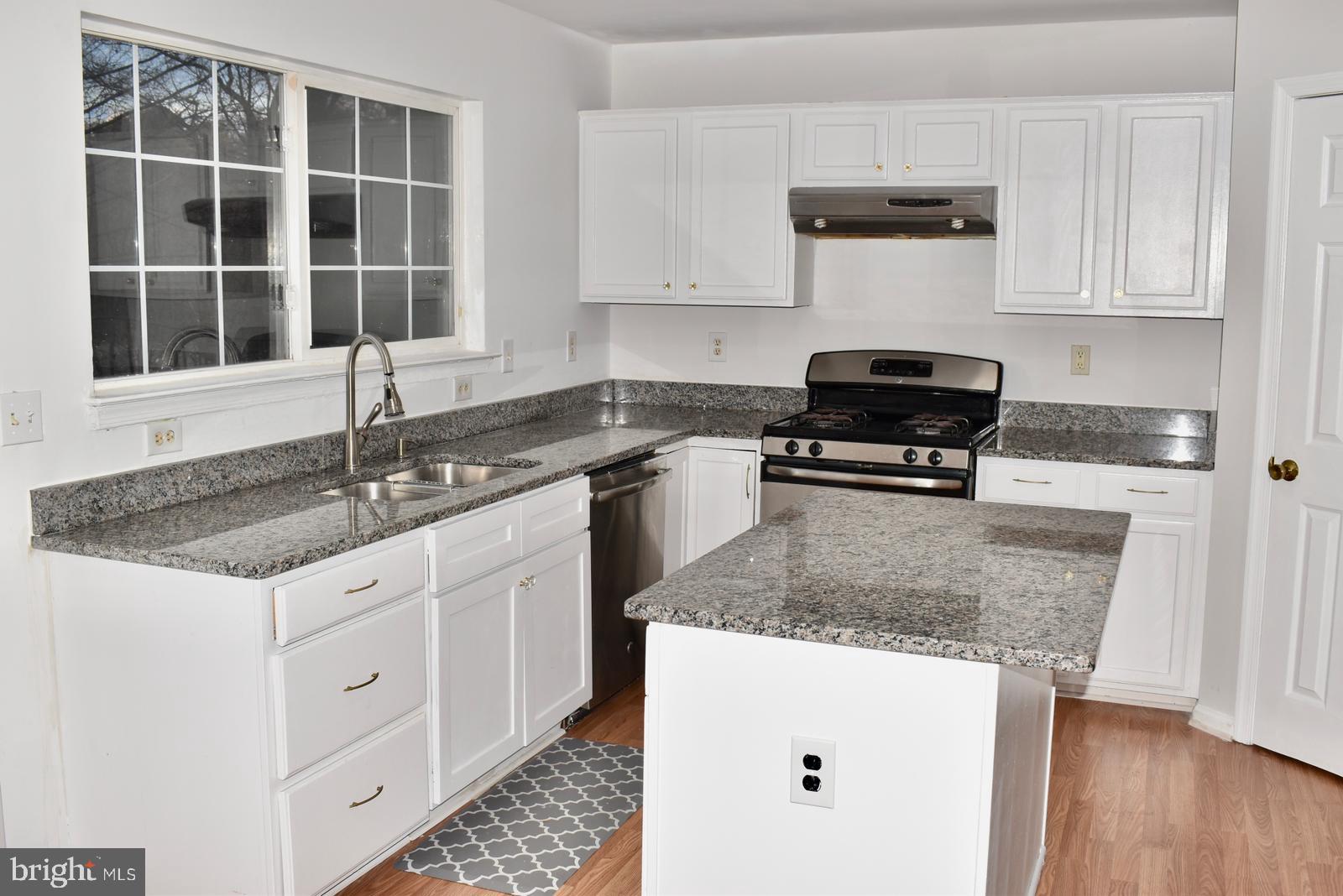 SEVEN OAKS - Residential