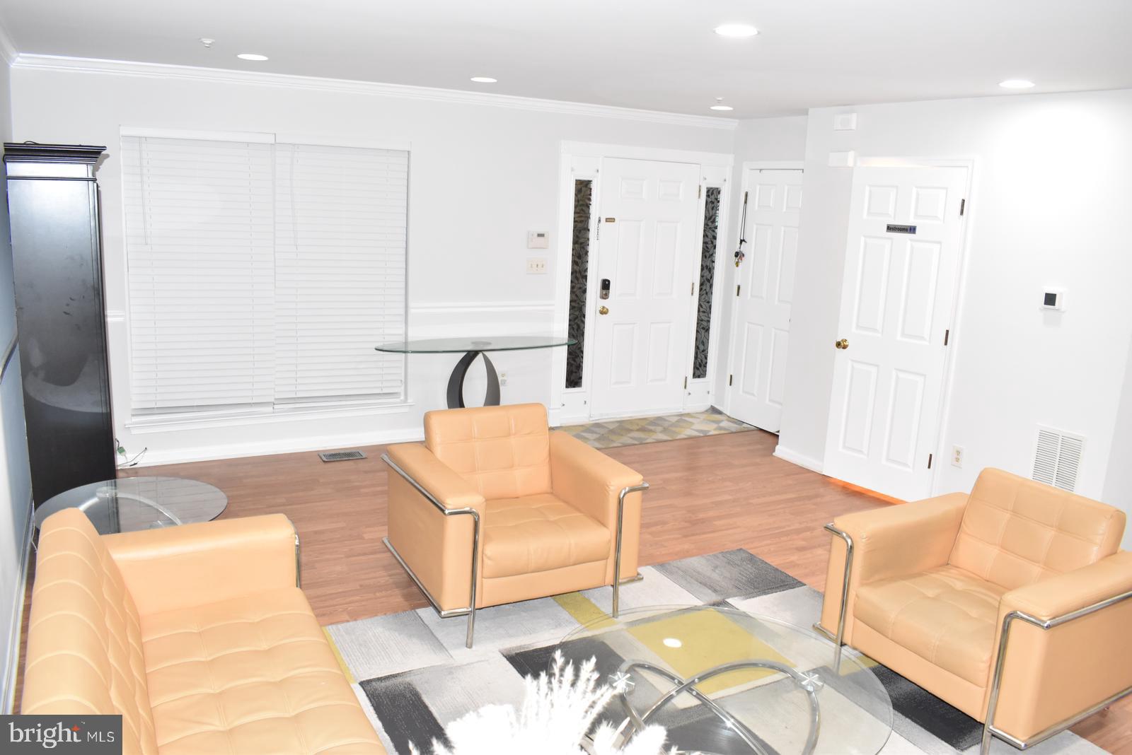 SEVEN OAKS - Residential