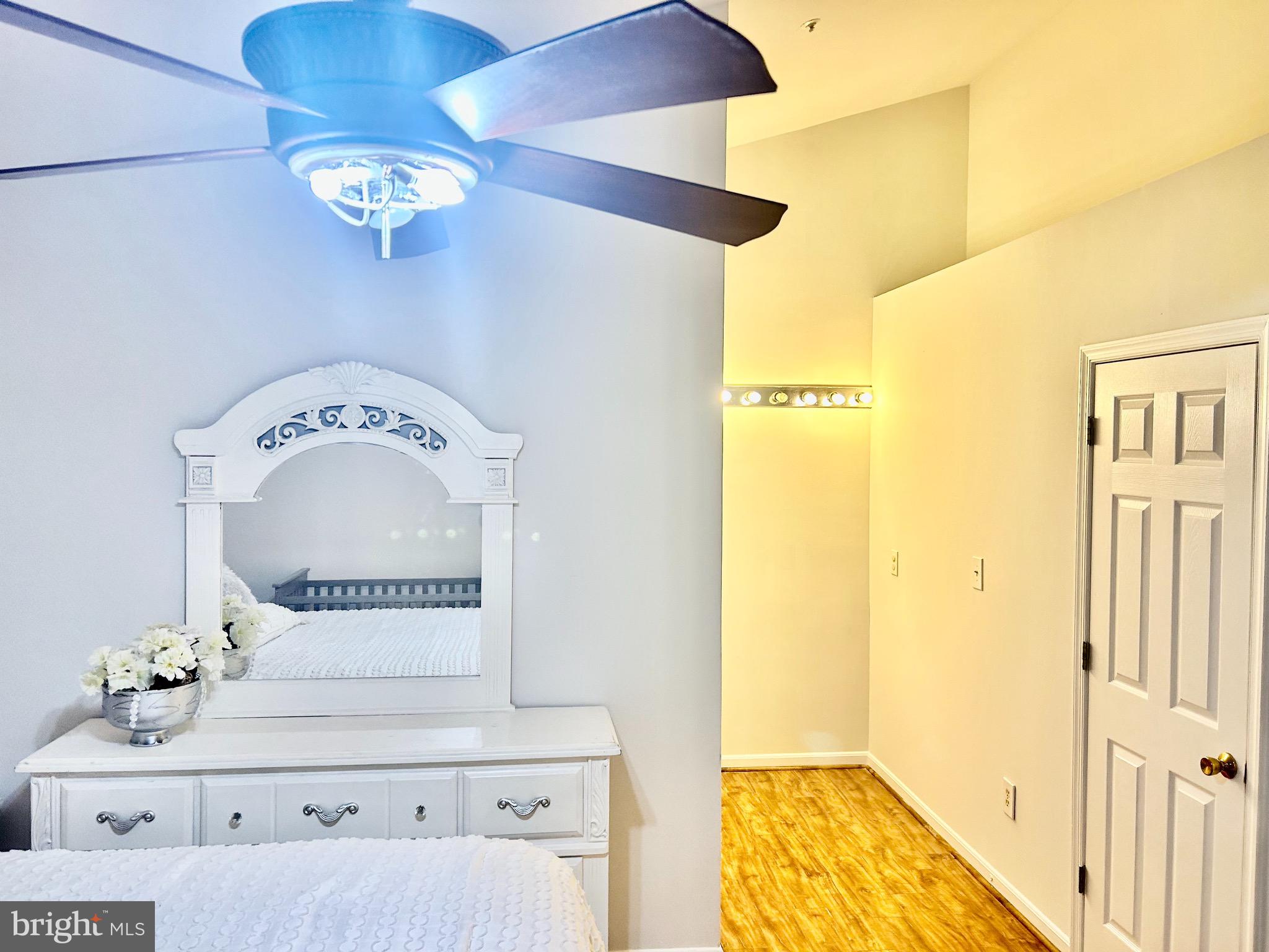 SEVEN OAKS - Residential