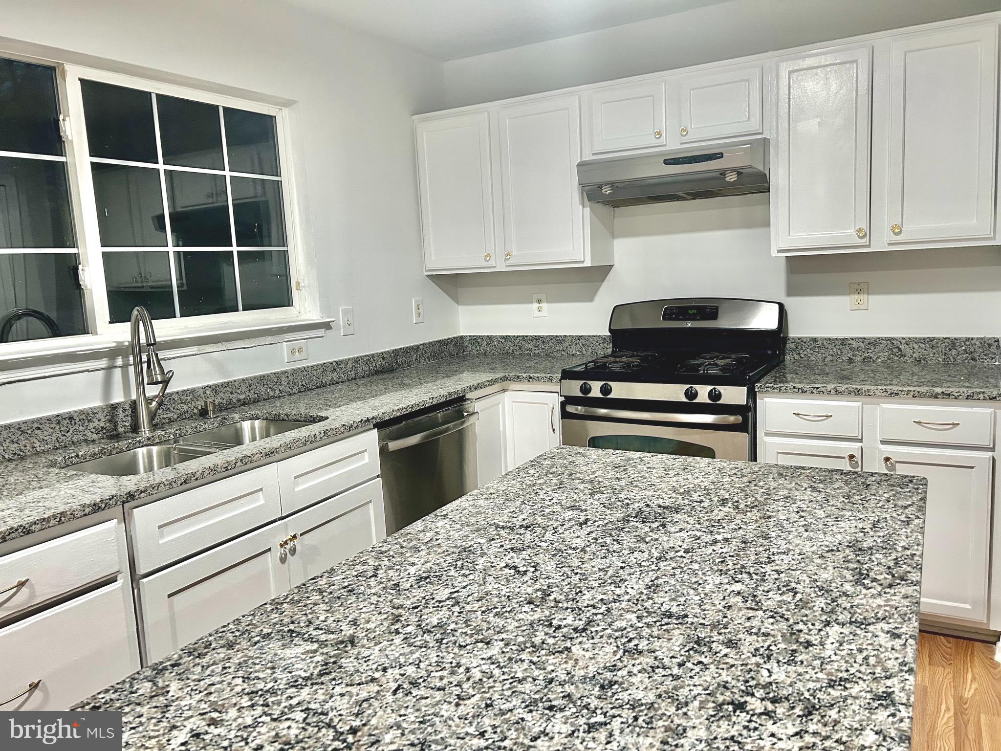 SEVEN OAKS - Residential