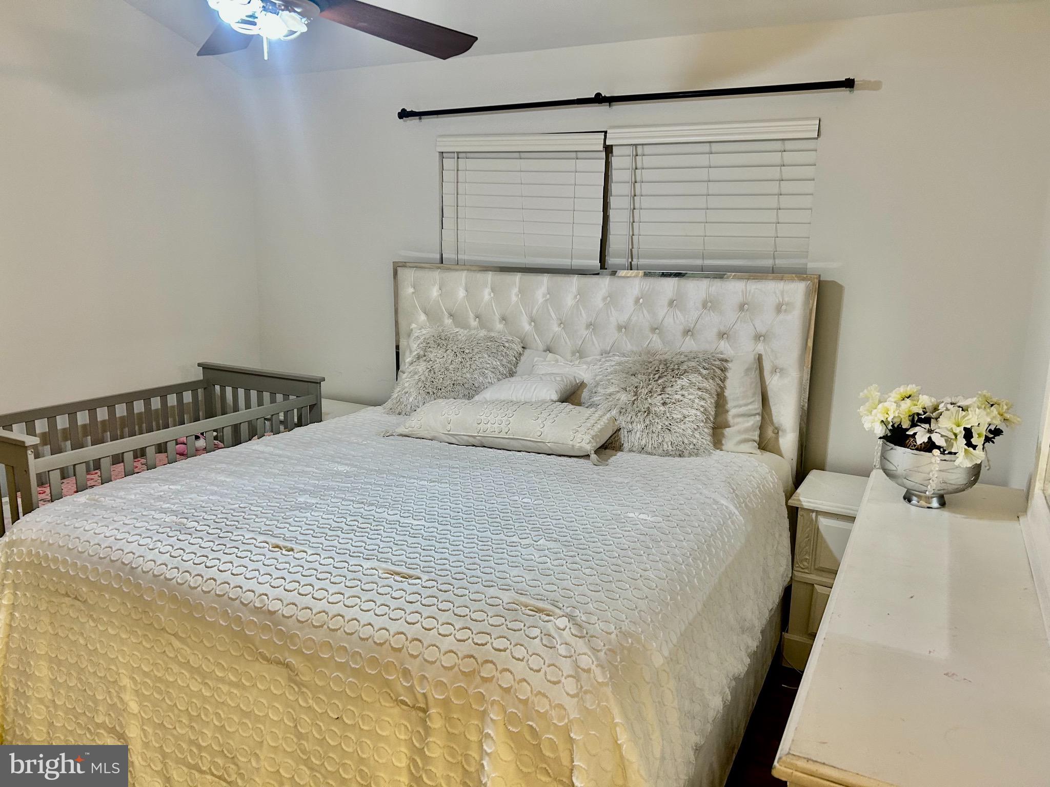 SEVEN OAKS - Residential