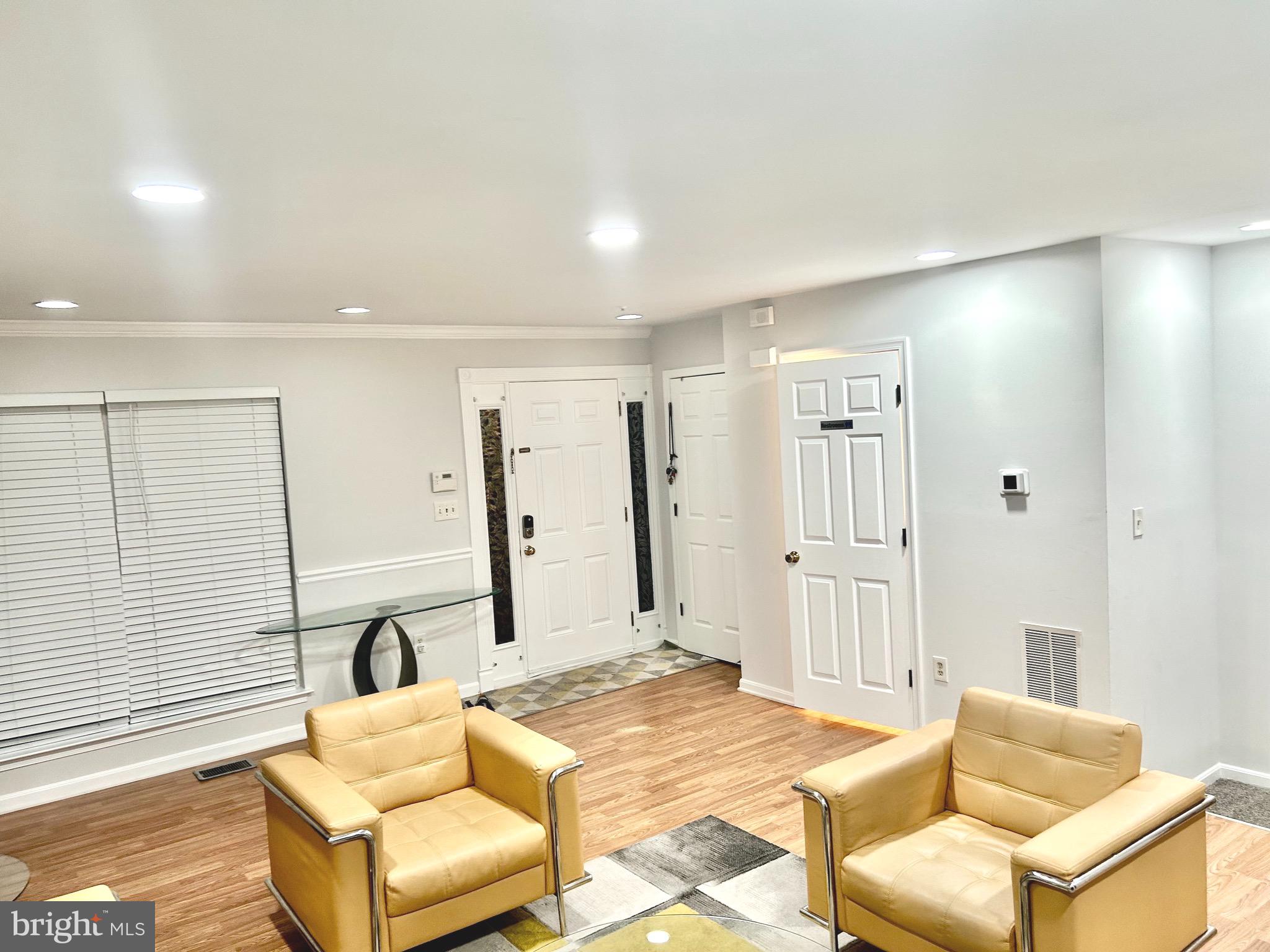 SEVEN OAKS - Residential