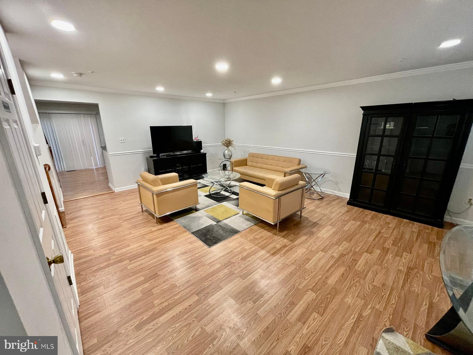 SEVEN OAKS - Residential