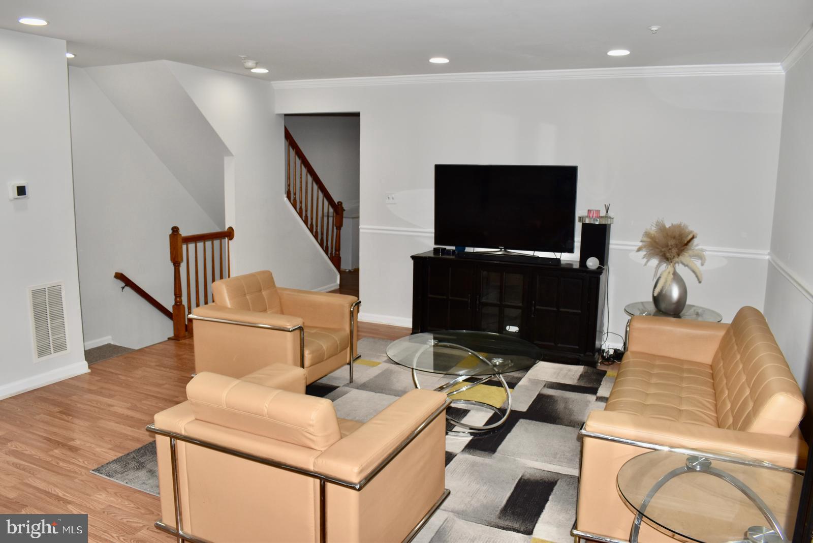 SEVEN OAKS - Residential