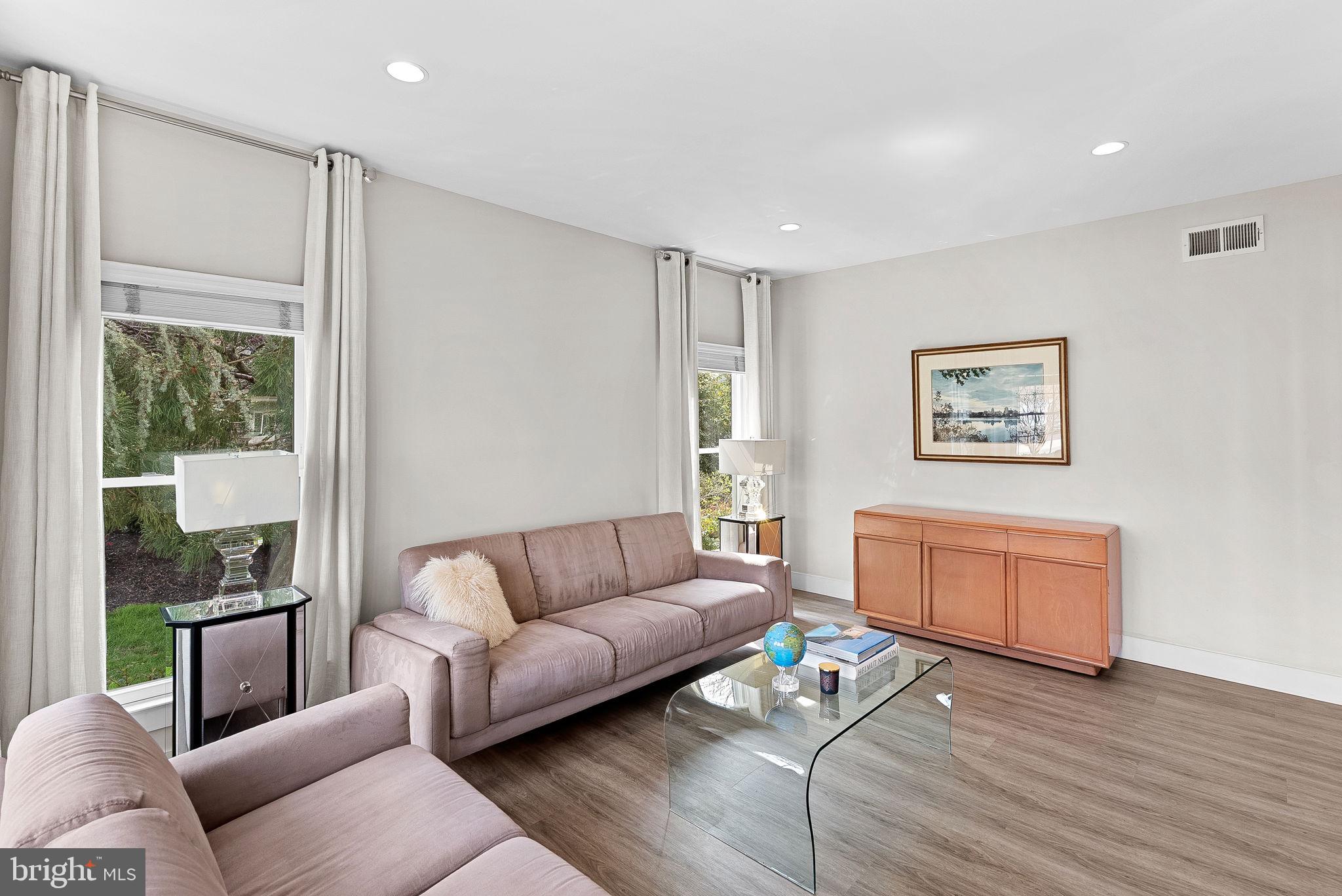 FARMWELL HUNT - Residential