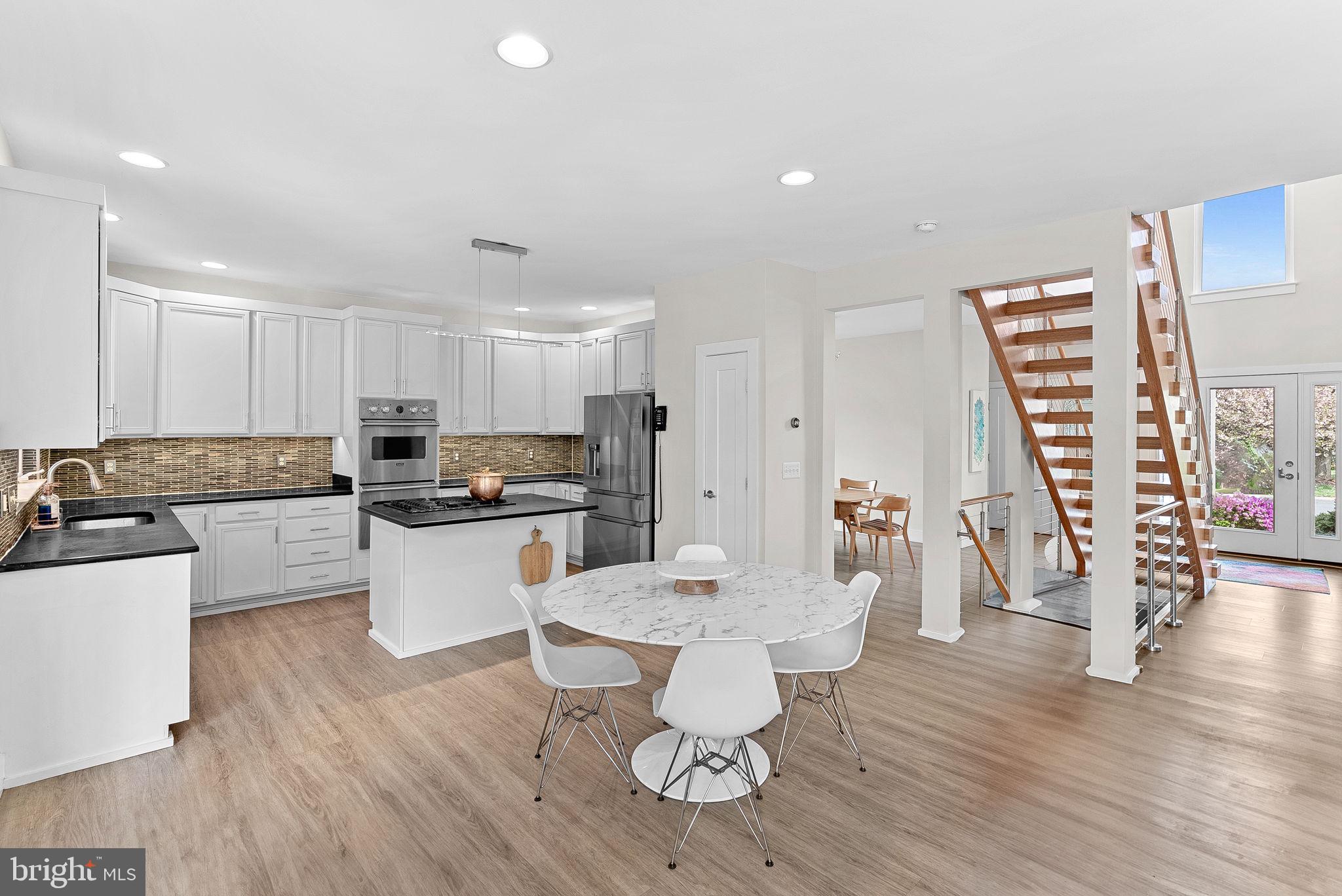 FARMWELL HUNT - Residential