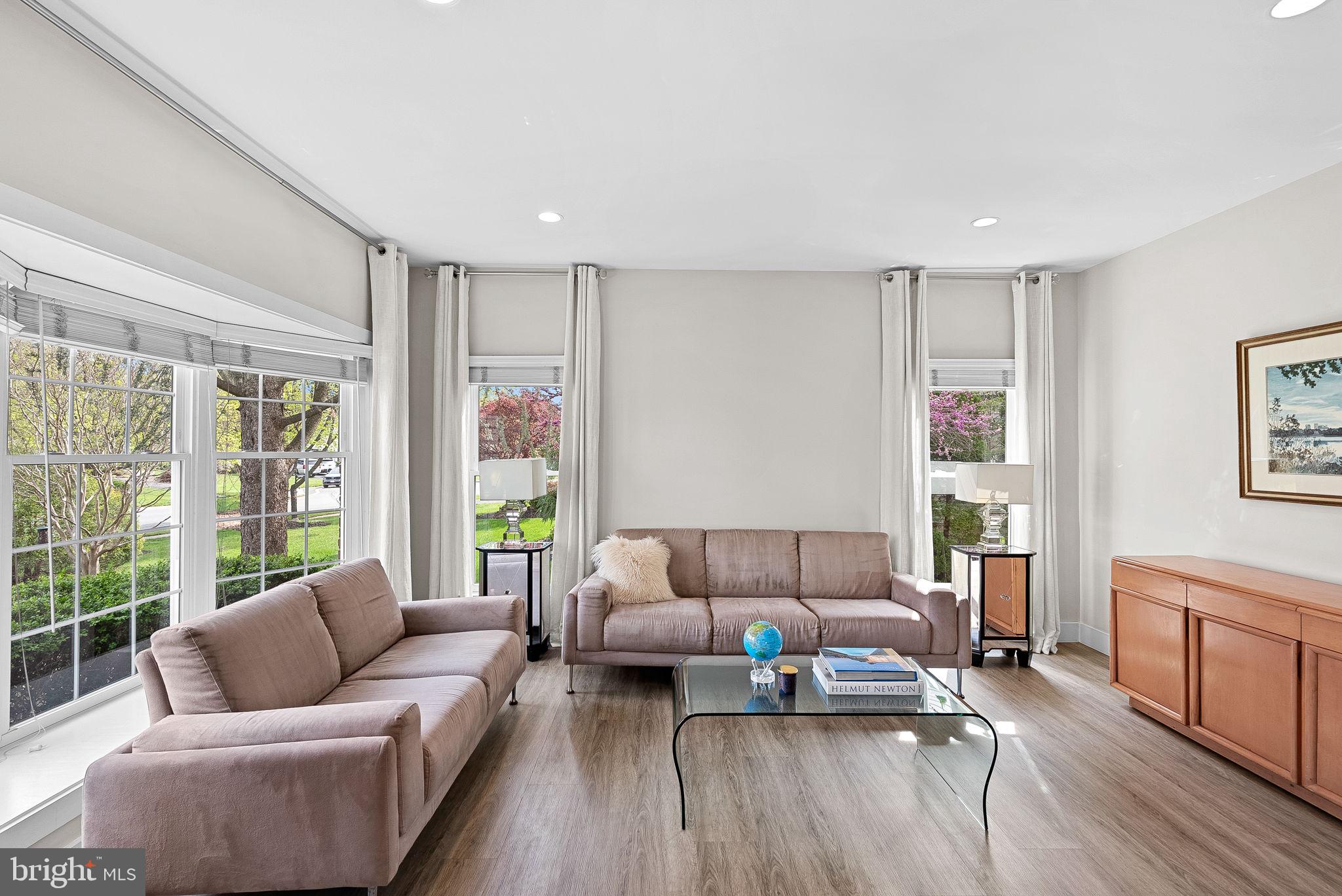 FARMWELL HUNT - Residential