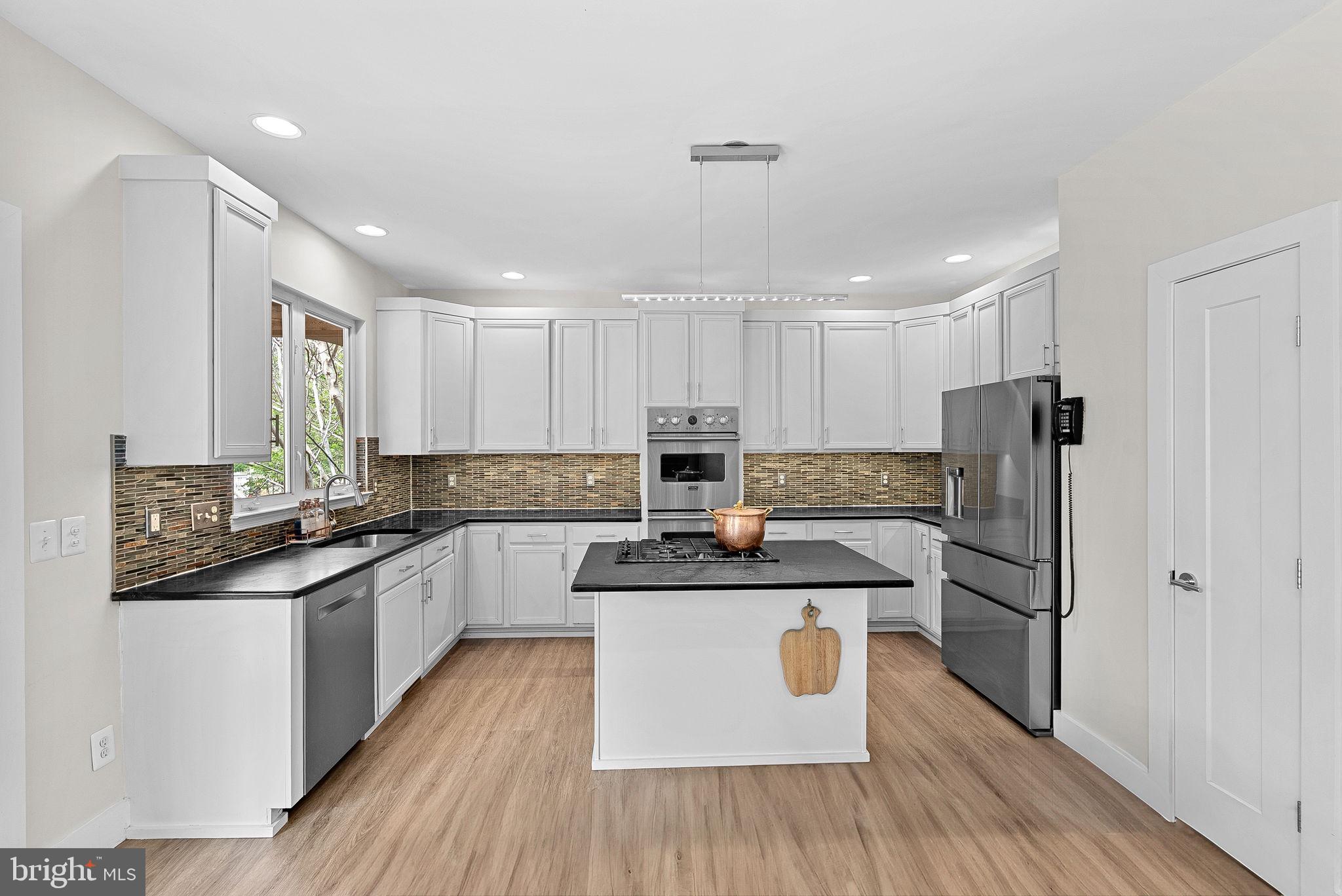 FARMWELL HUNT - Residential