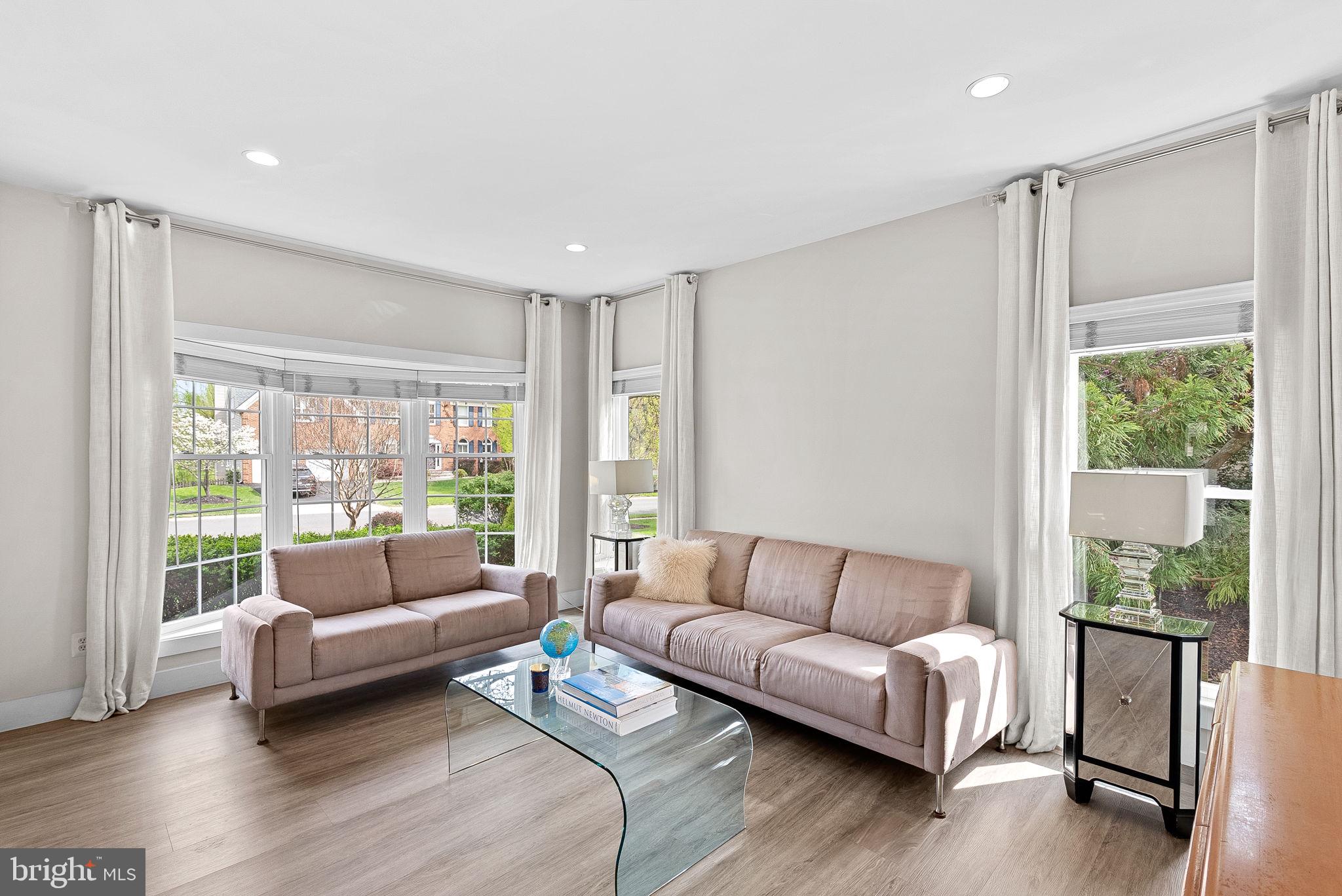 FARMWELL HUNT - Residential