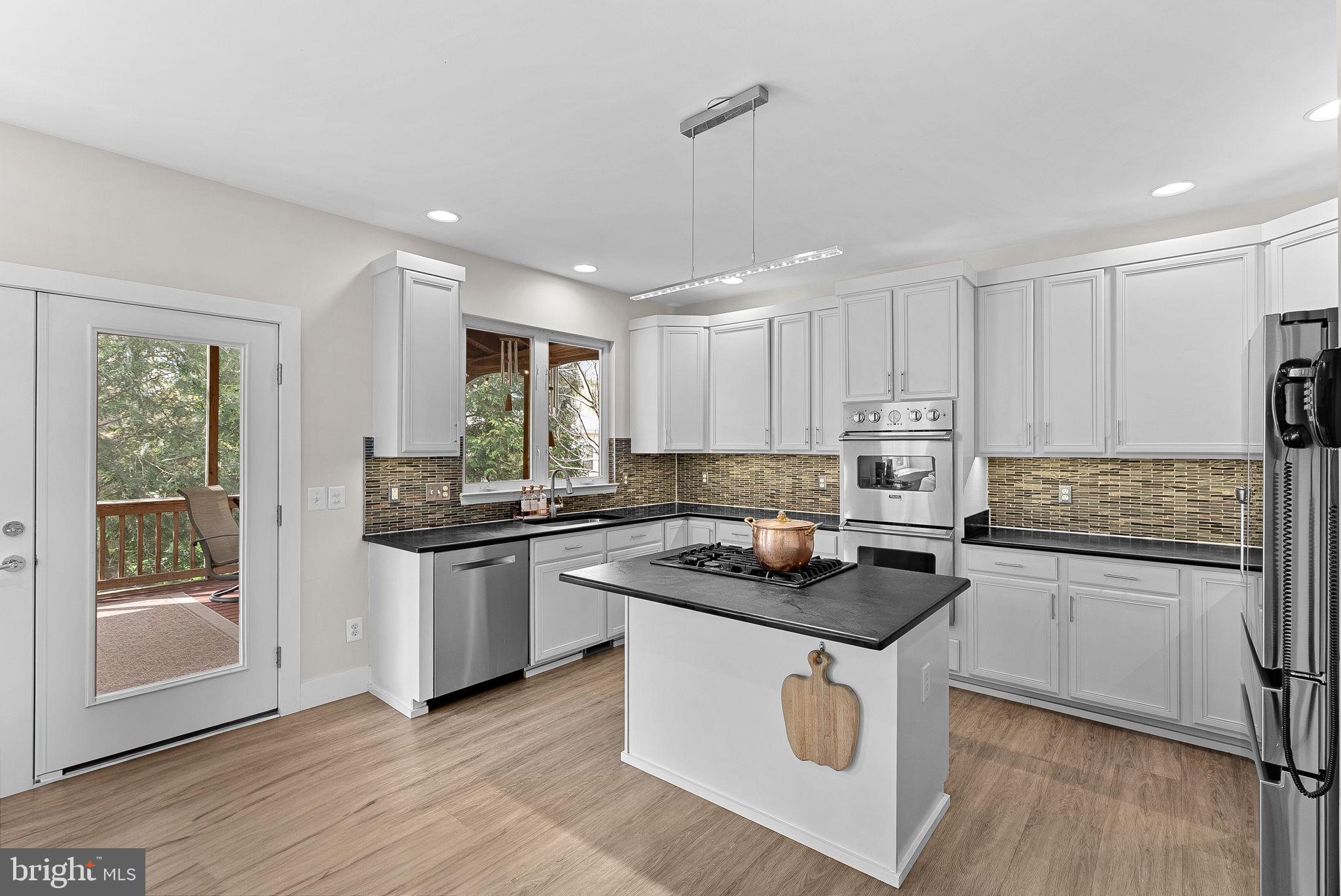 FARMWELL HUNT - Residential