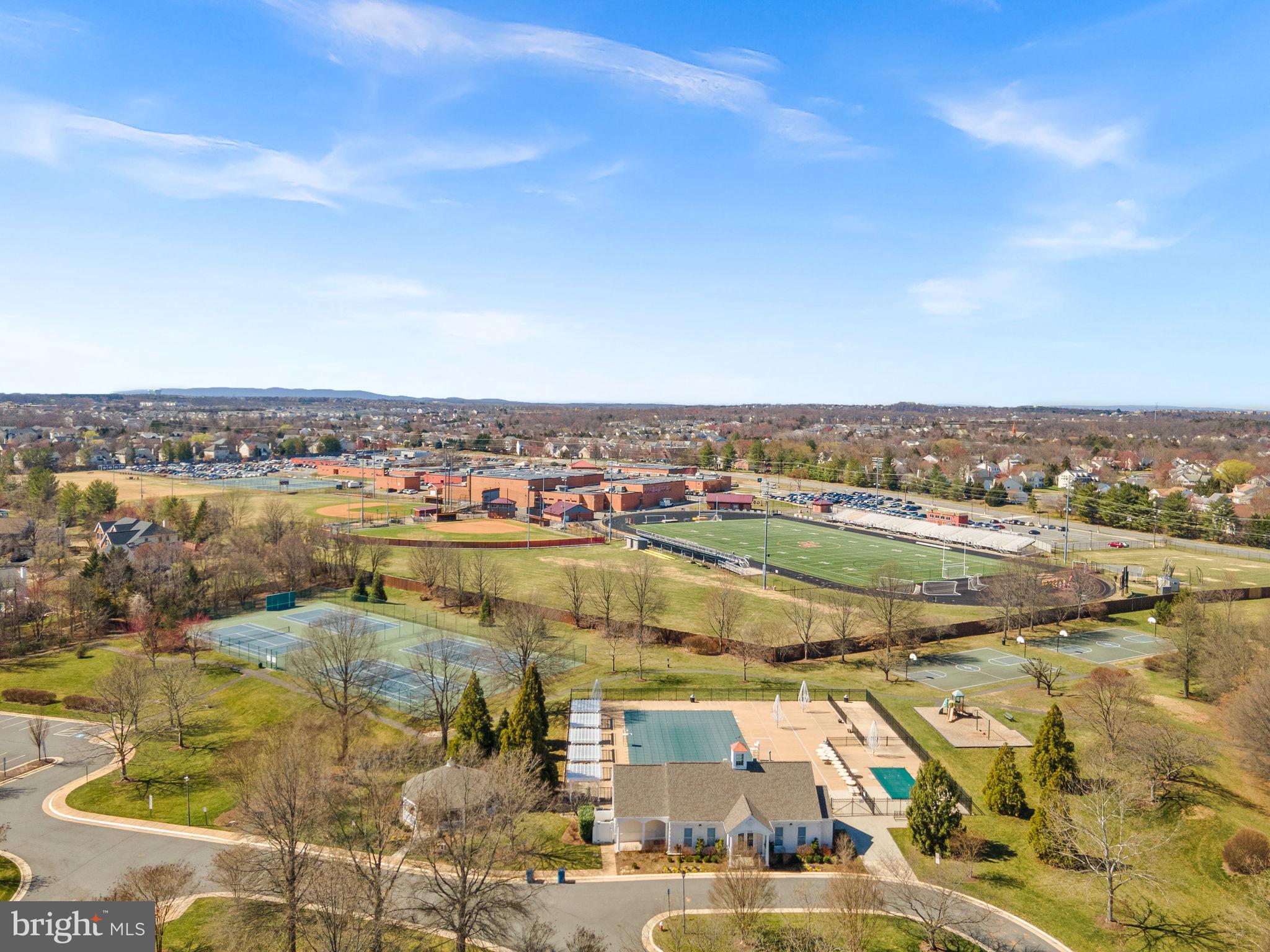 FARMWELL HUNT - Residential