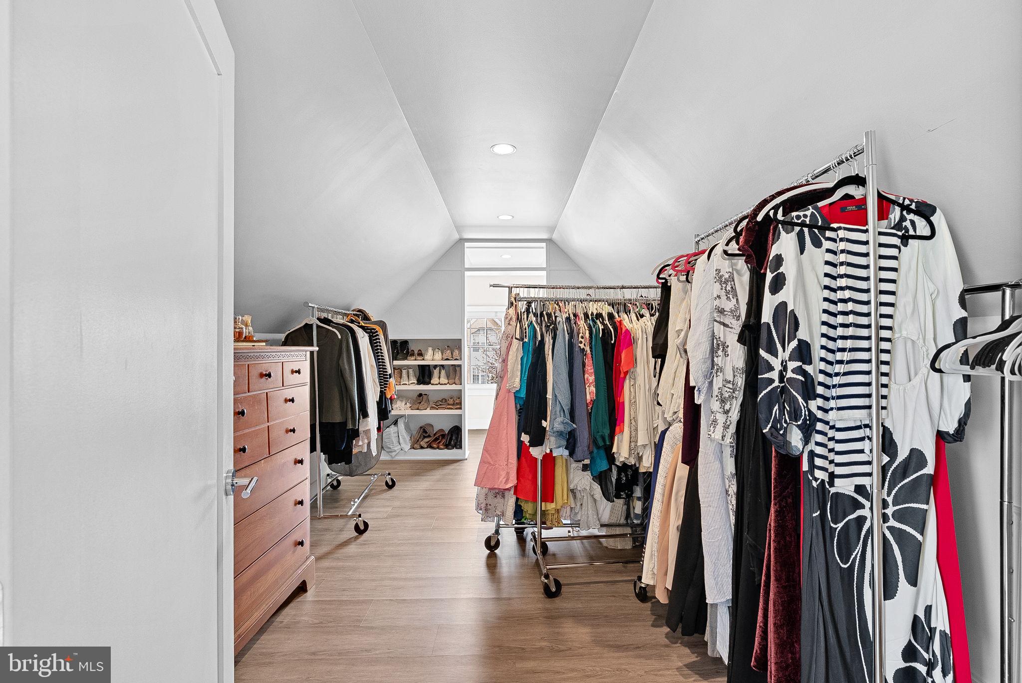 FARMWELL HUNT - Residential