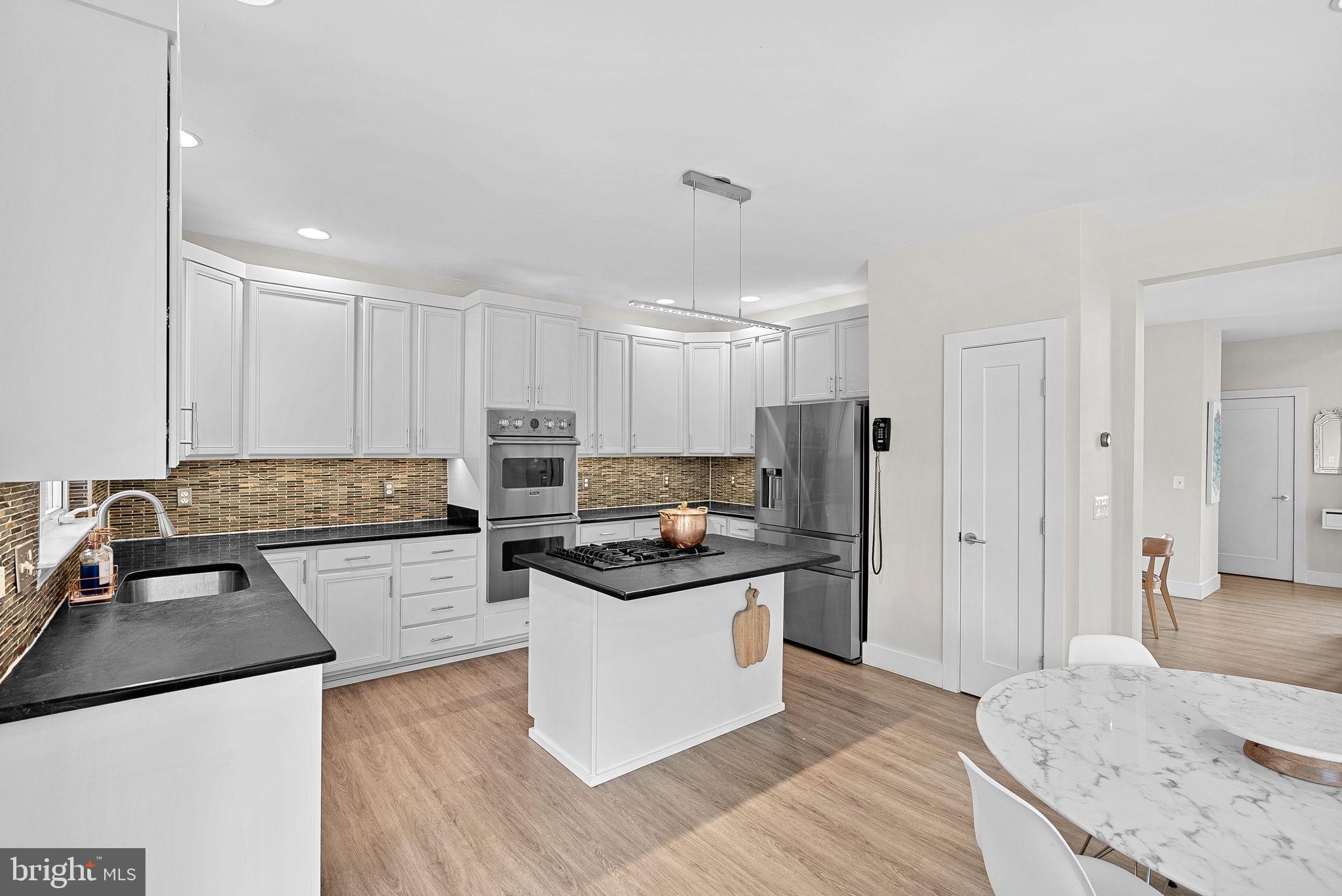 FARMWELL HUNT - Residential