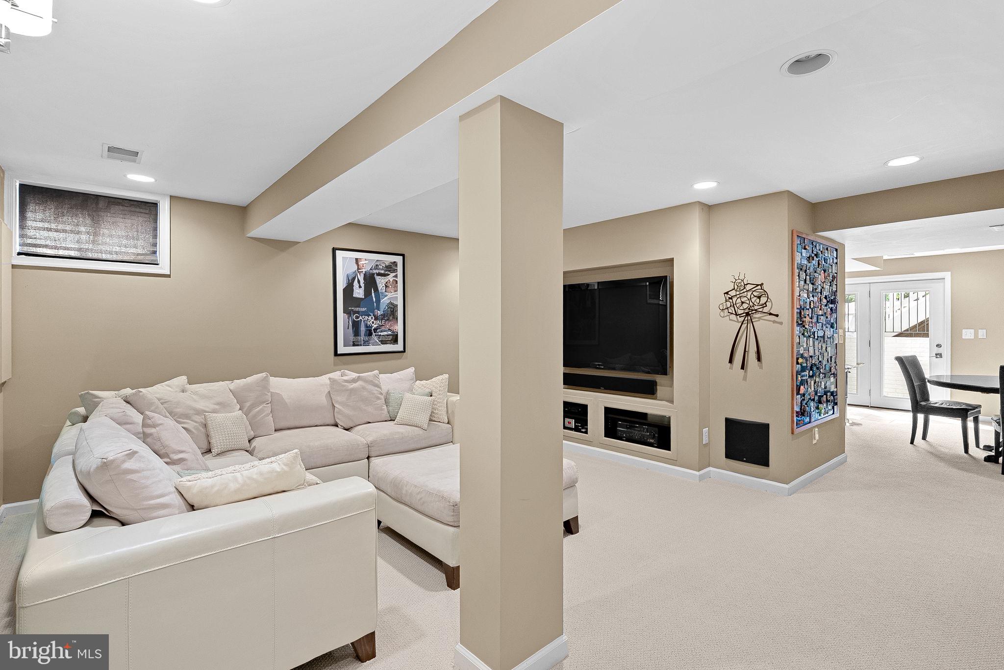 FARMWELL HUNT - Residential