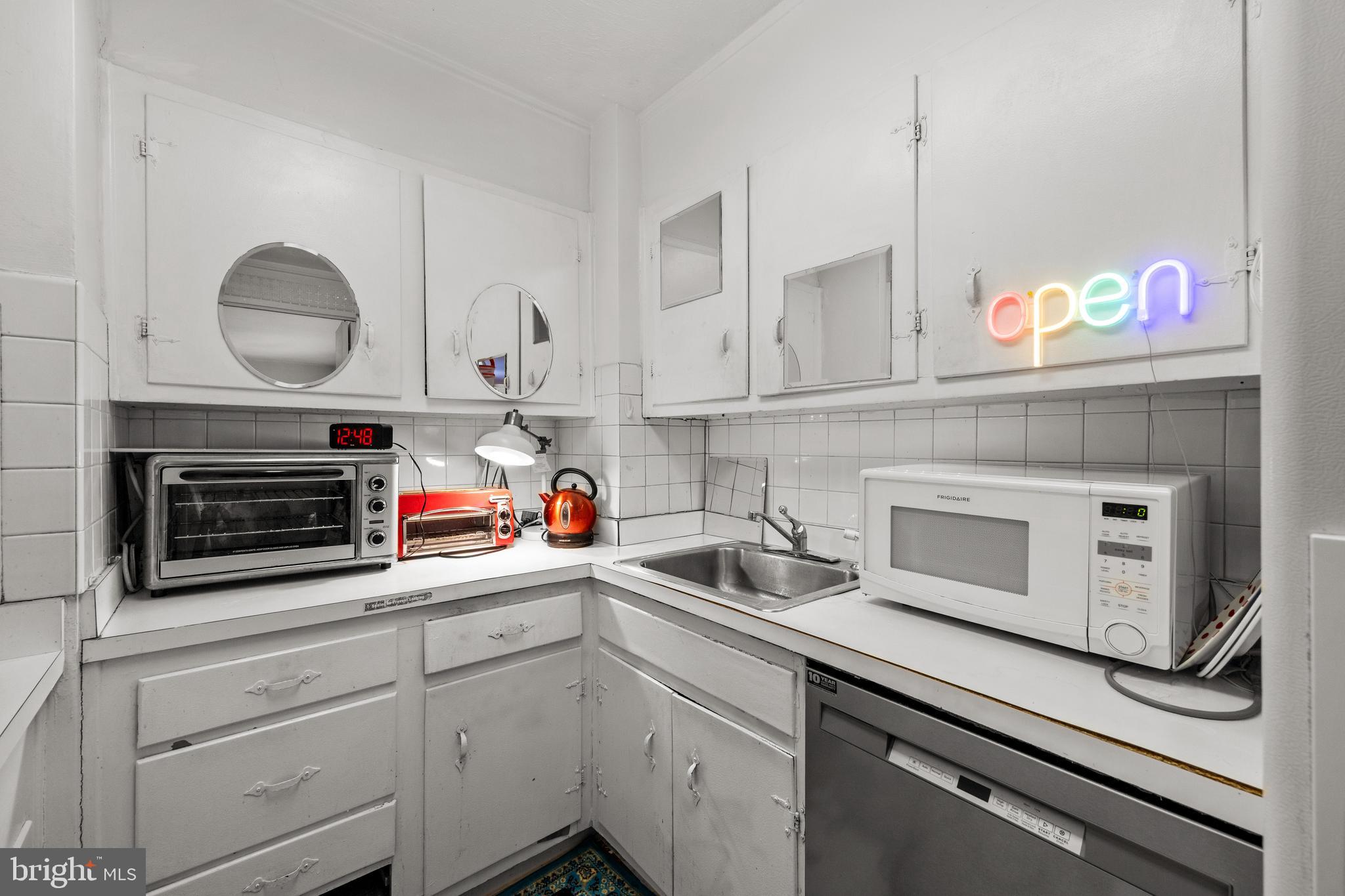 1900 JOHN F KENNEDY BLVD 1412