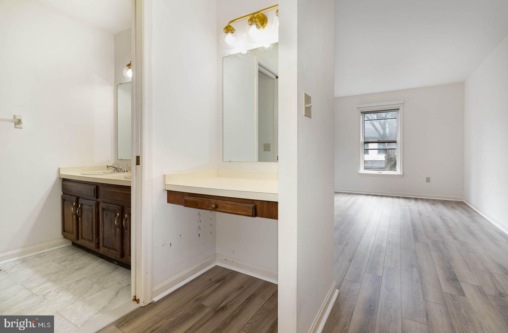 OAKMONT - Residential Lease