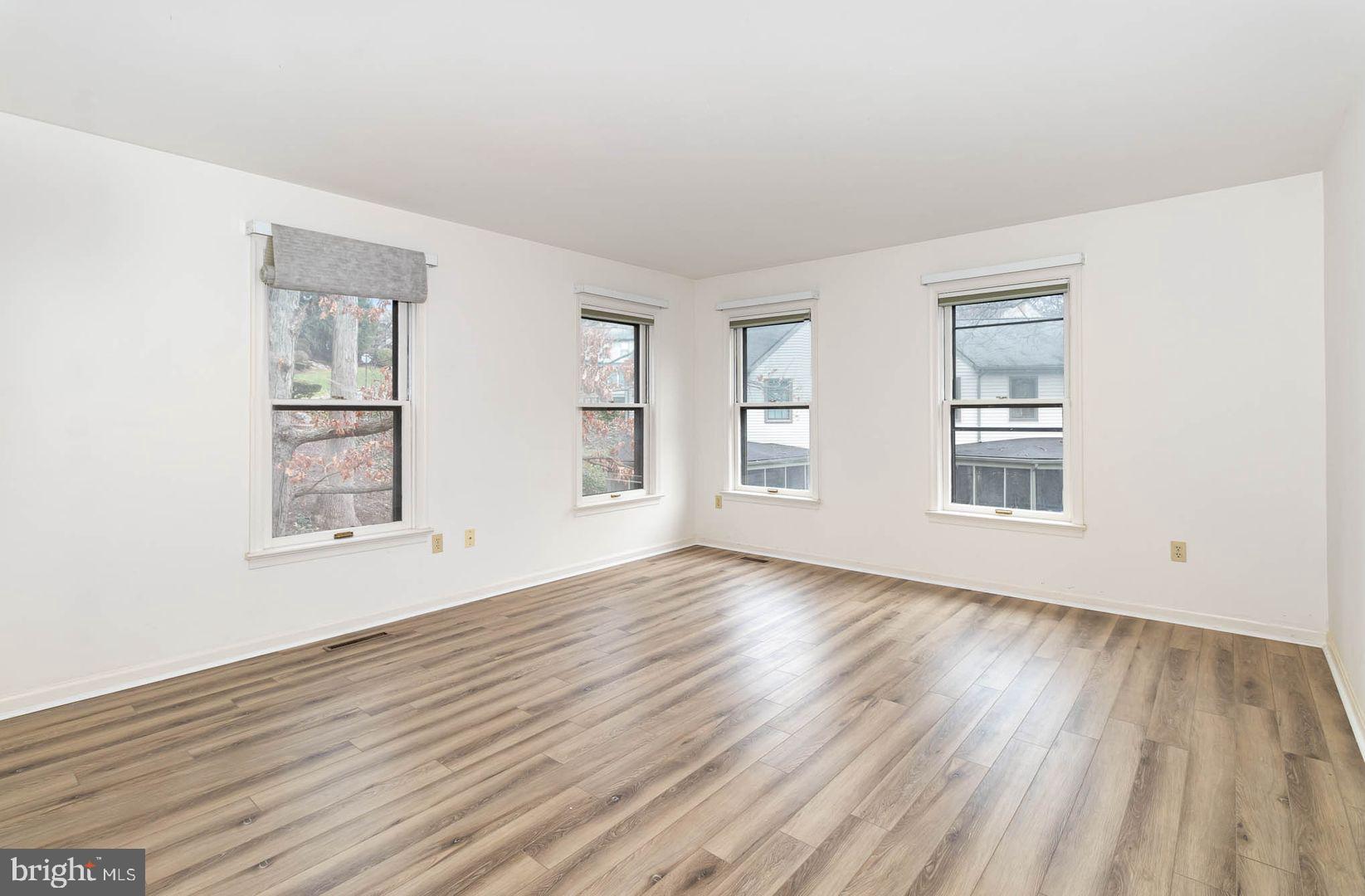 OAKMONT - Residential Lease