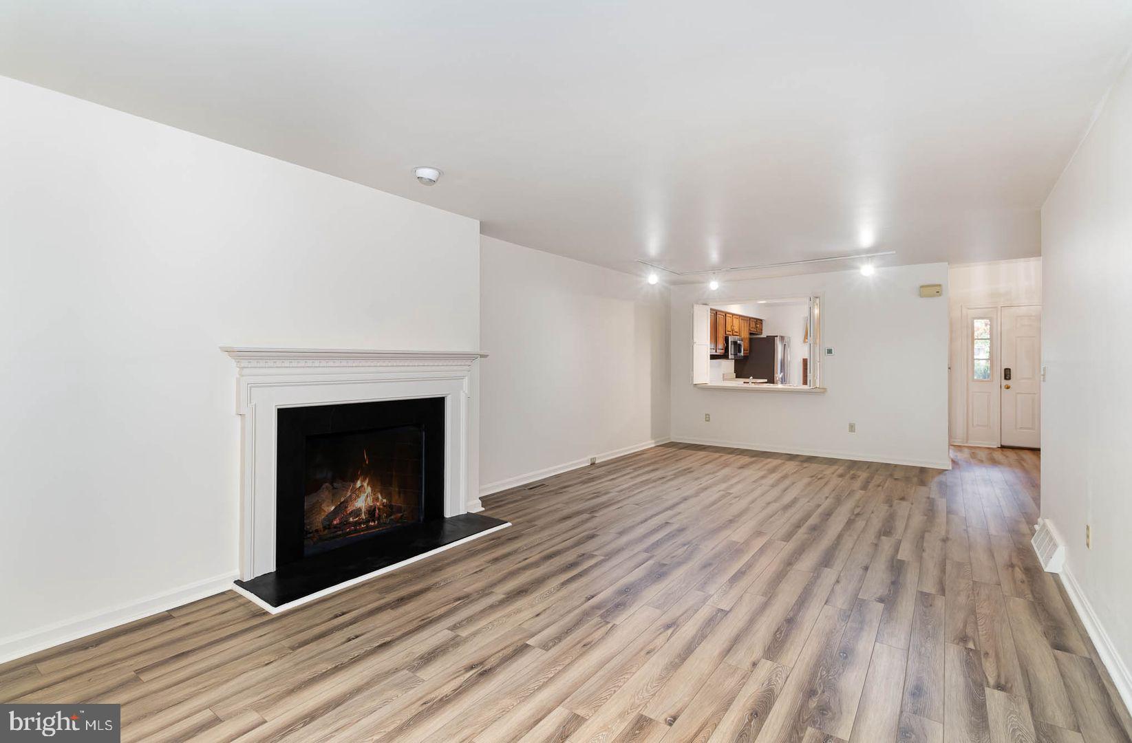 OAKMONT - Residential Lease